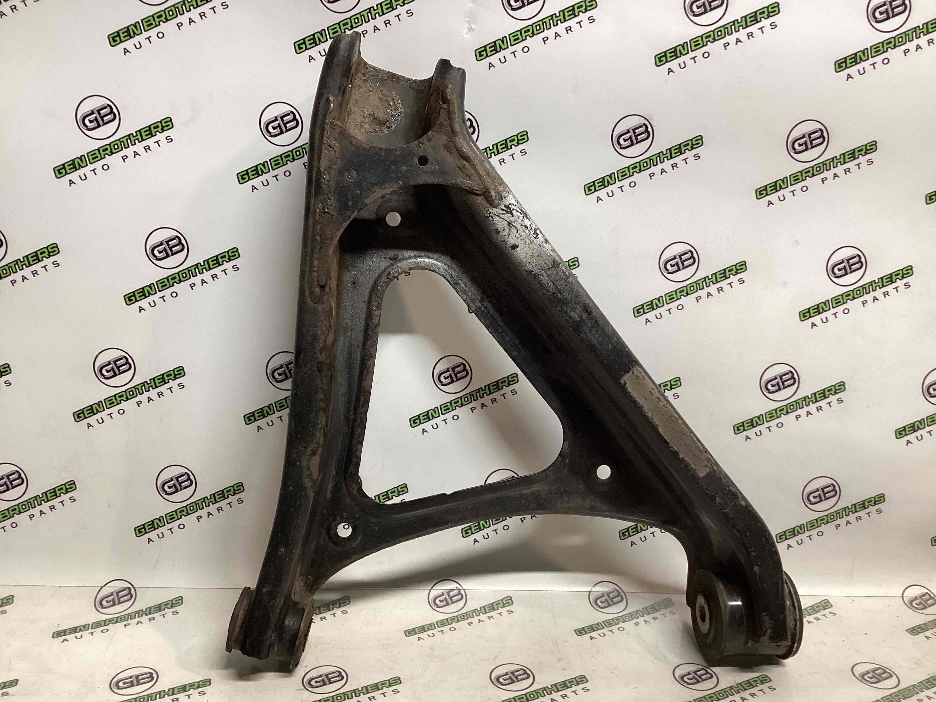 Важіль задній лівий