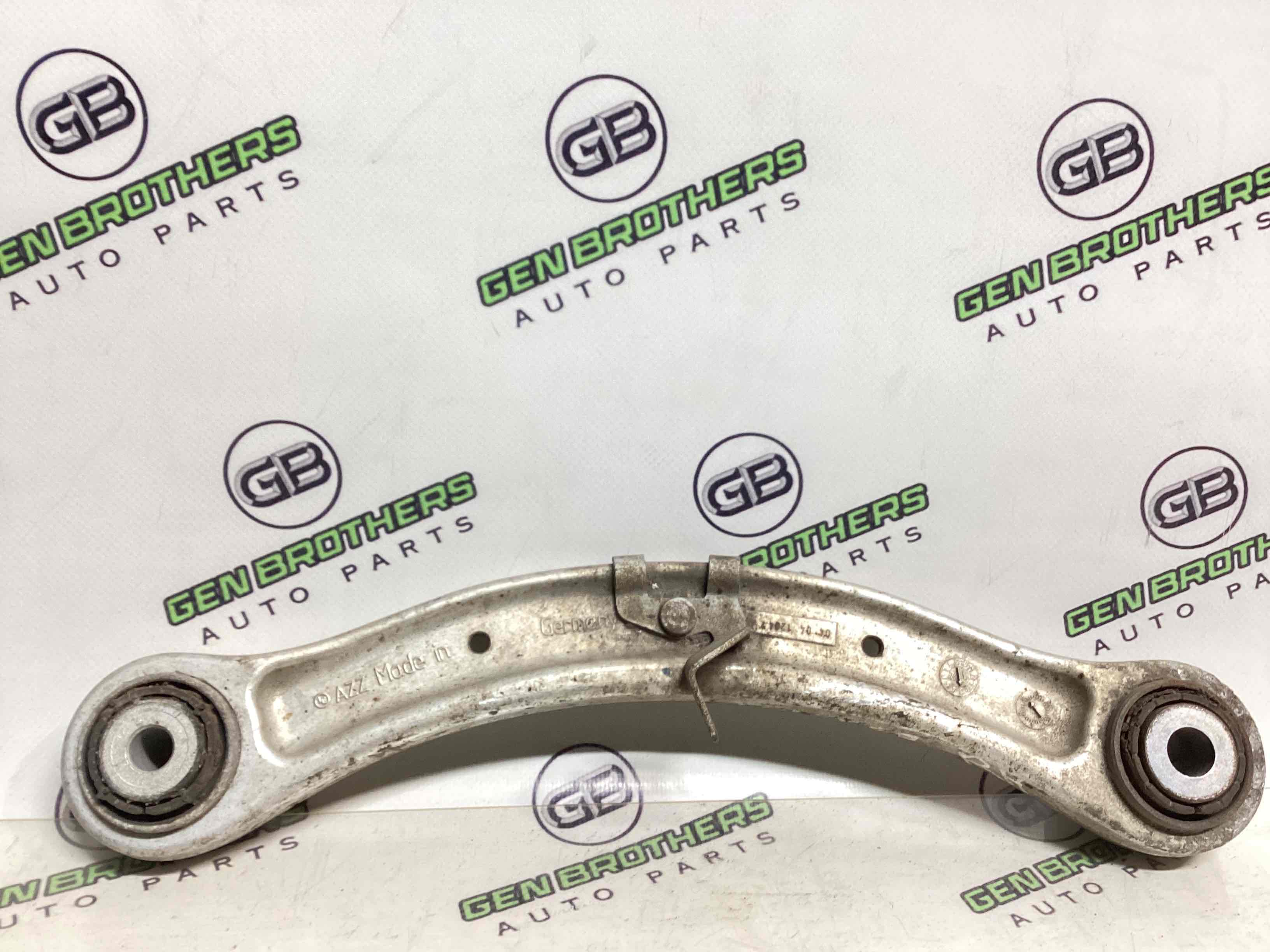 Важіль задній правий