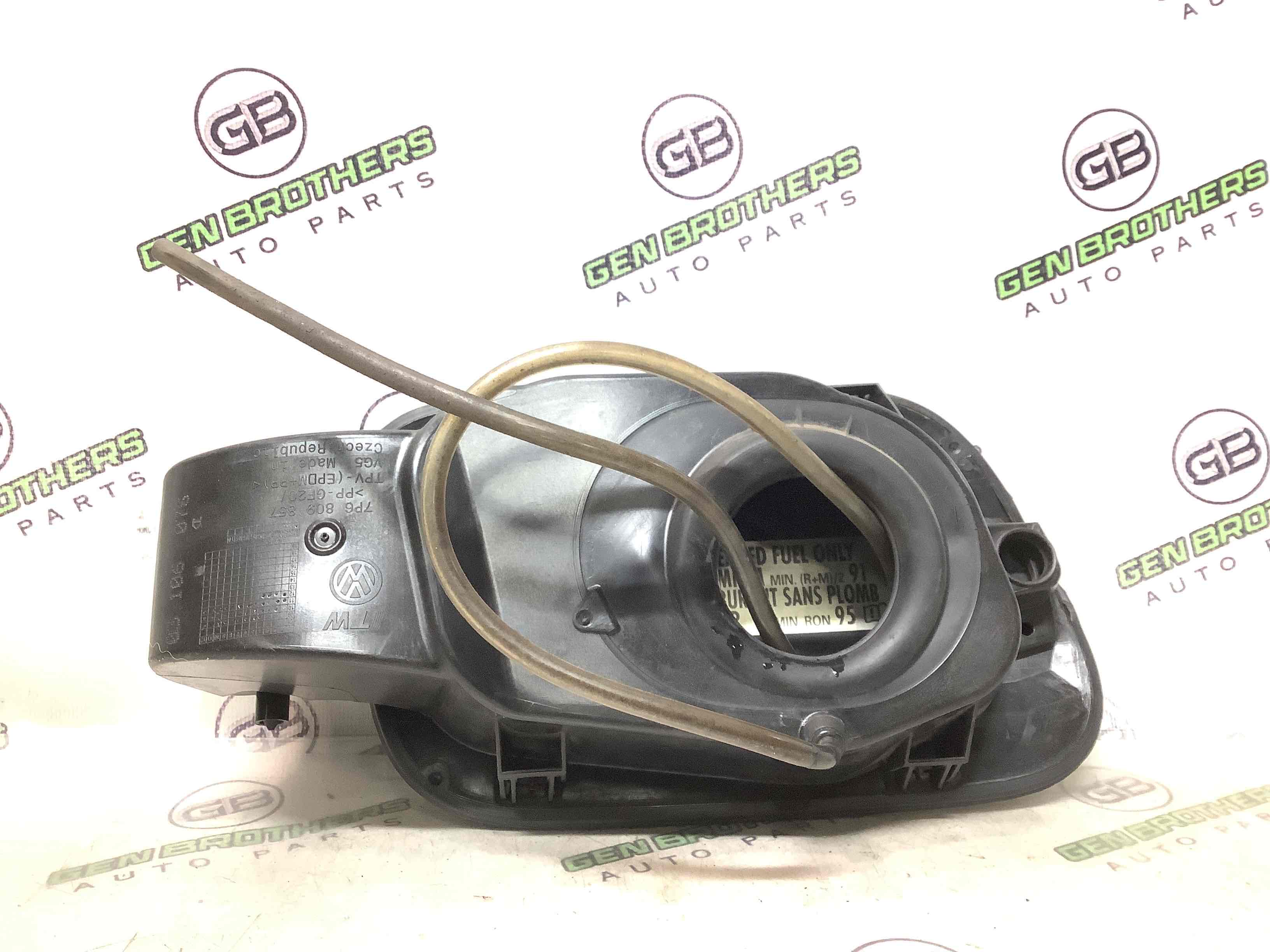 Лючок бензобака