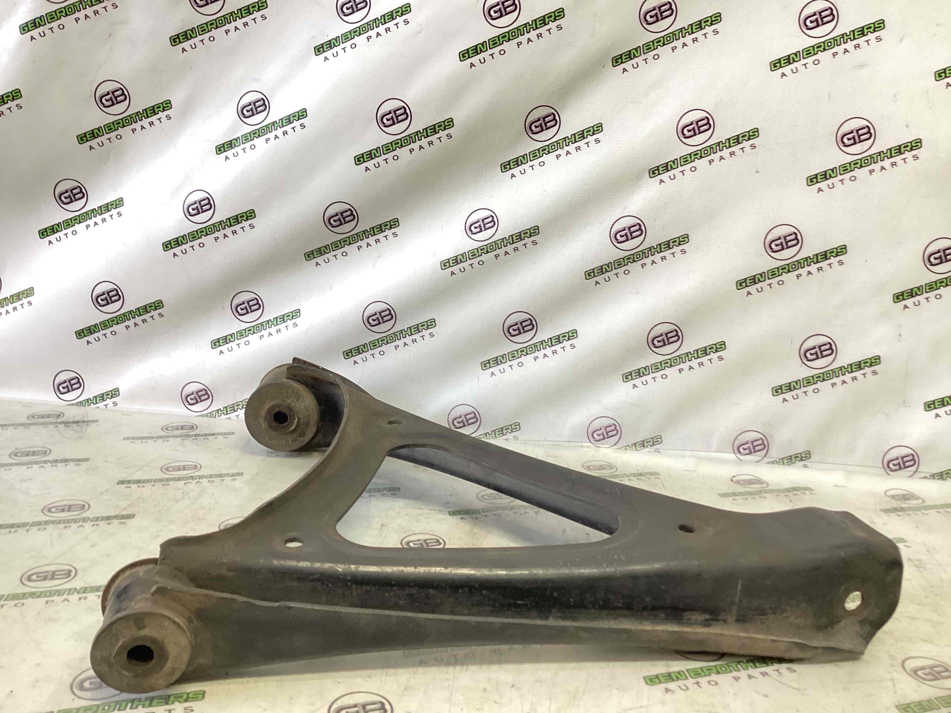 Важіль задній лівий