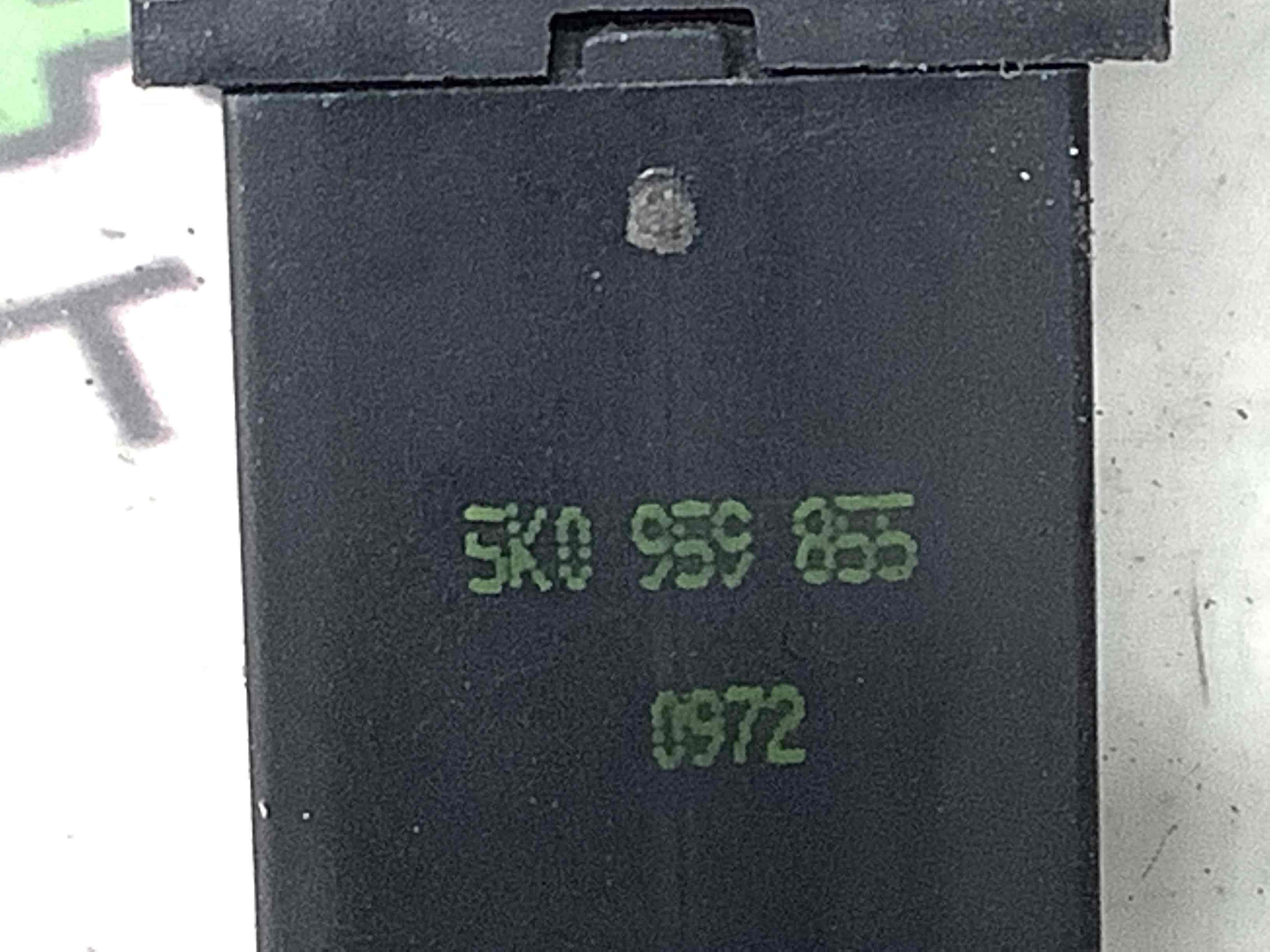 Кнопки керування склопідйомниками