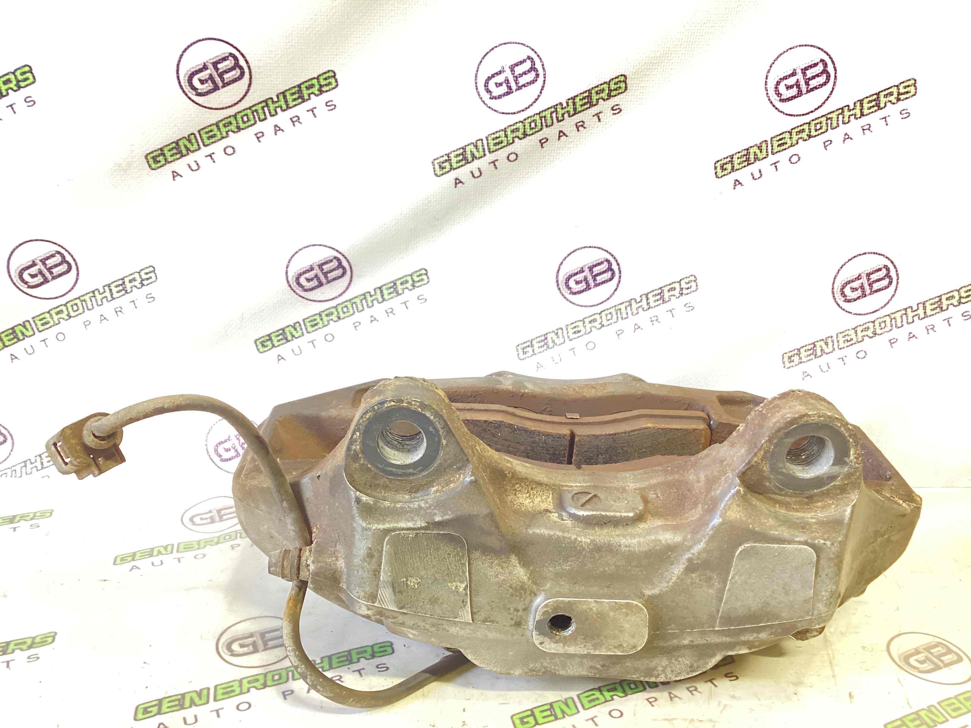 Супорт передній правий