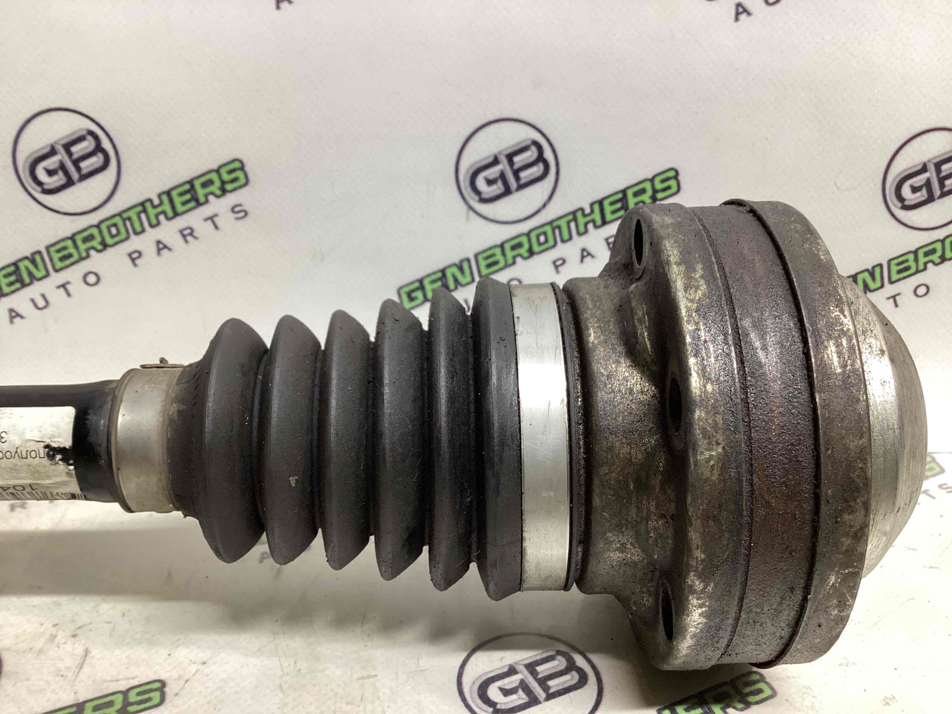 Піввісь передня ліва привідний вал, ШРУС