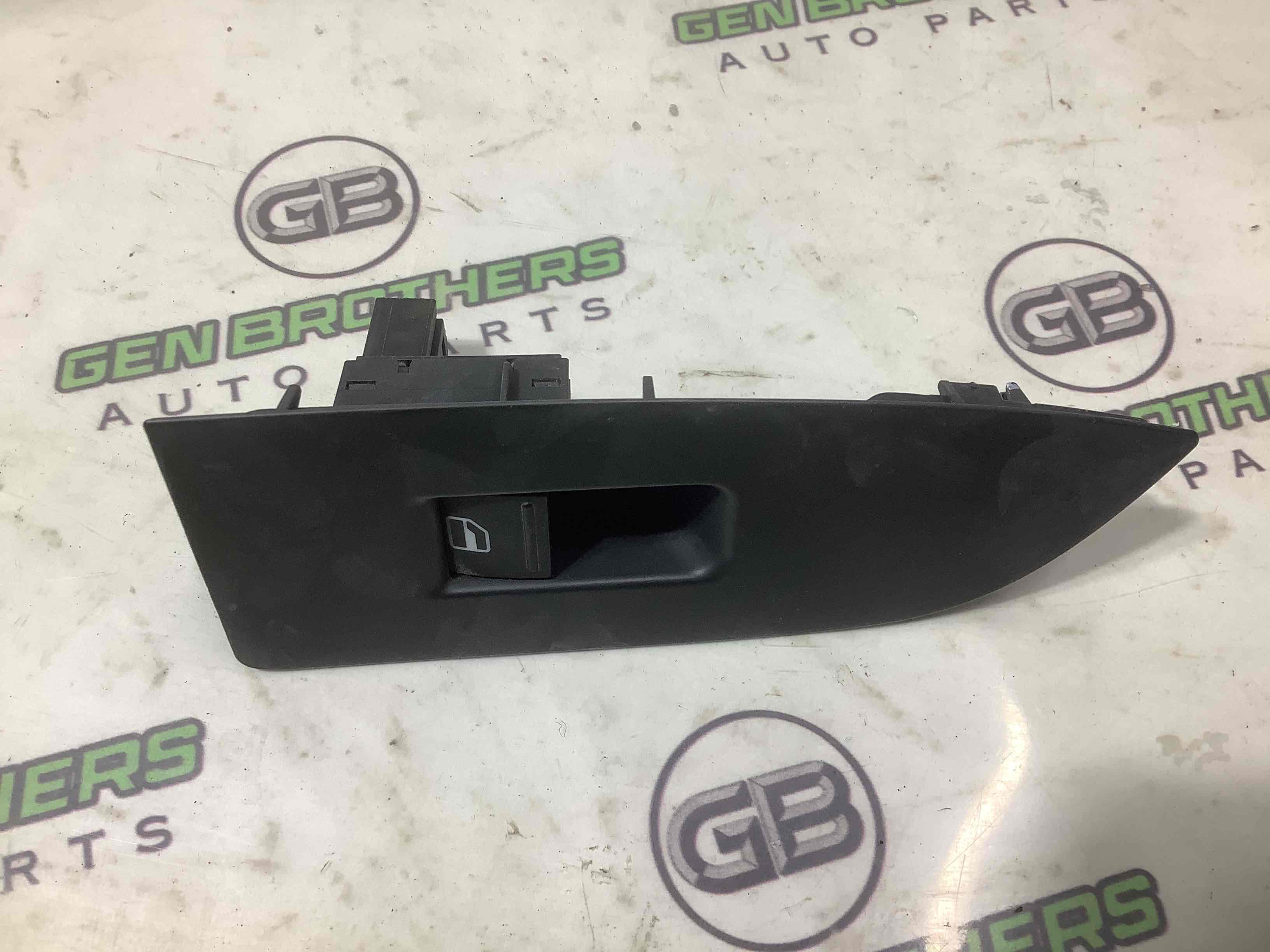 Кнопки керування склопідйомниками