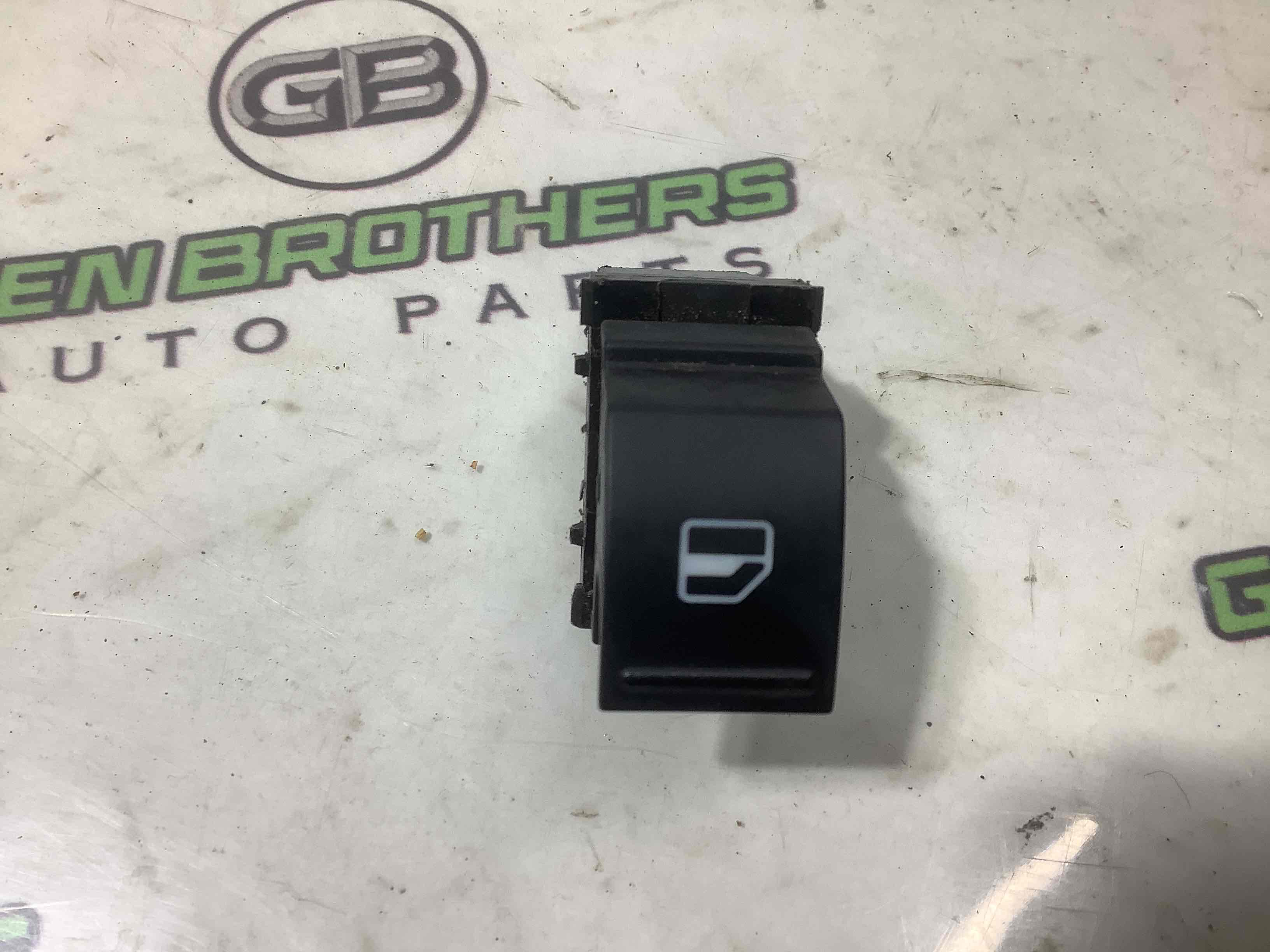 Кнопки керування склопідйомниками