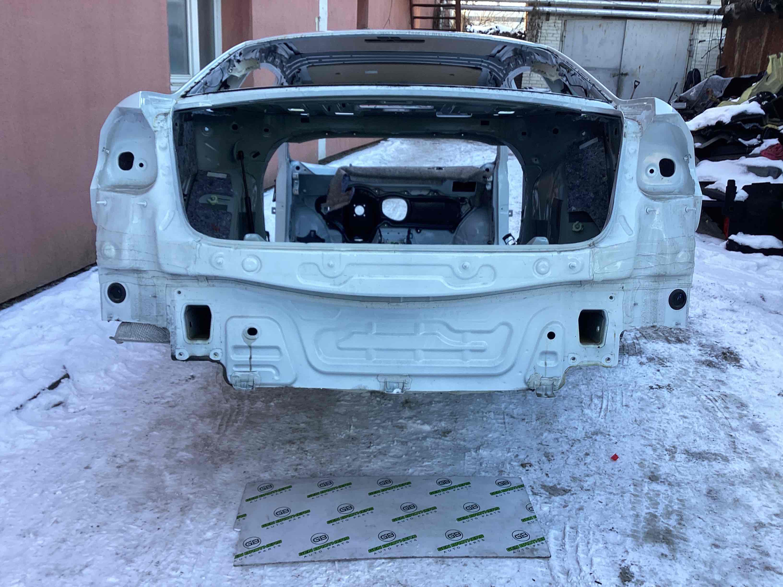 Задня панель