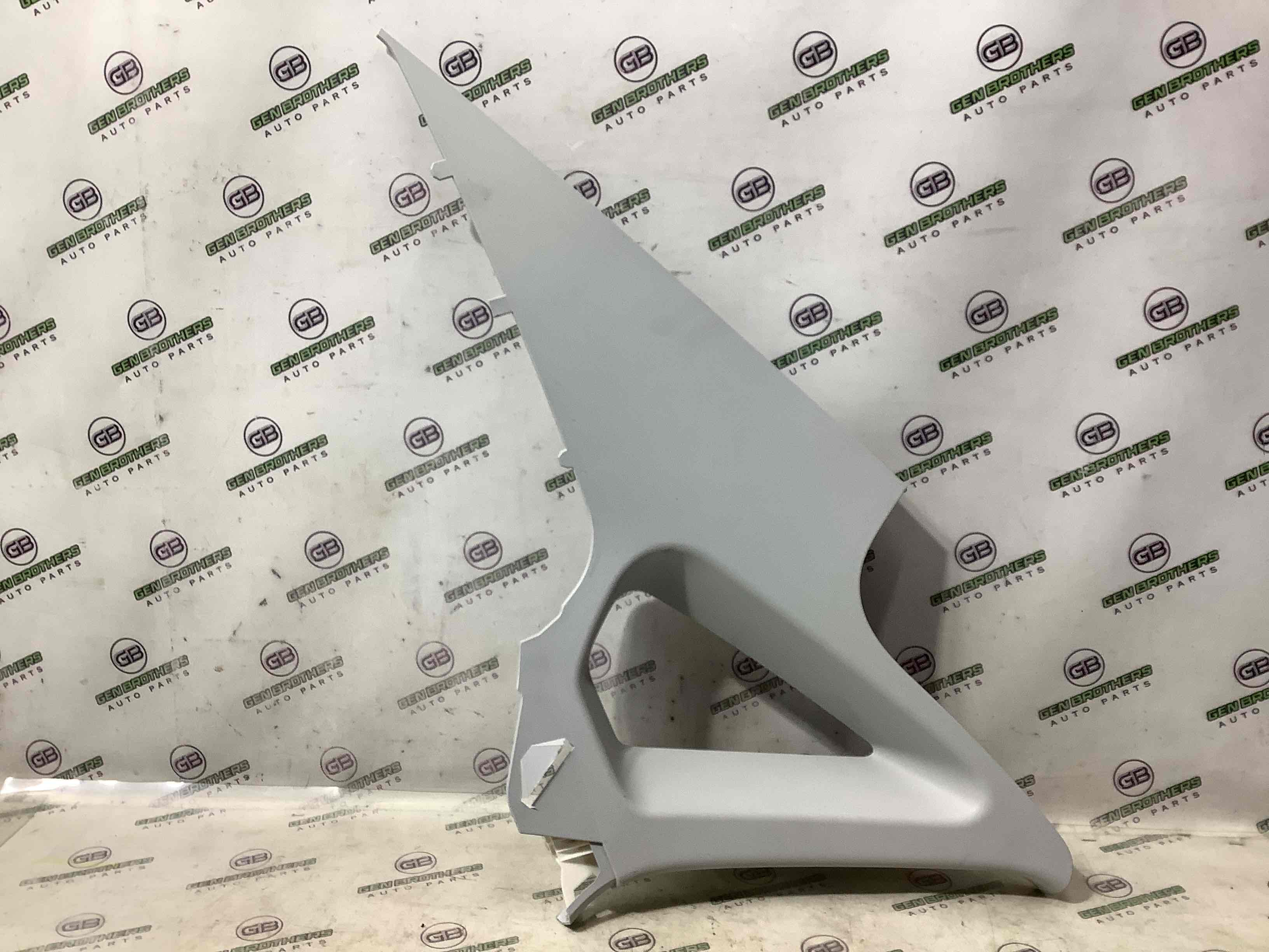 Обшивка задньої стійки ліва