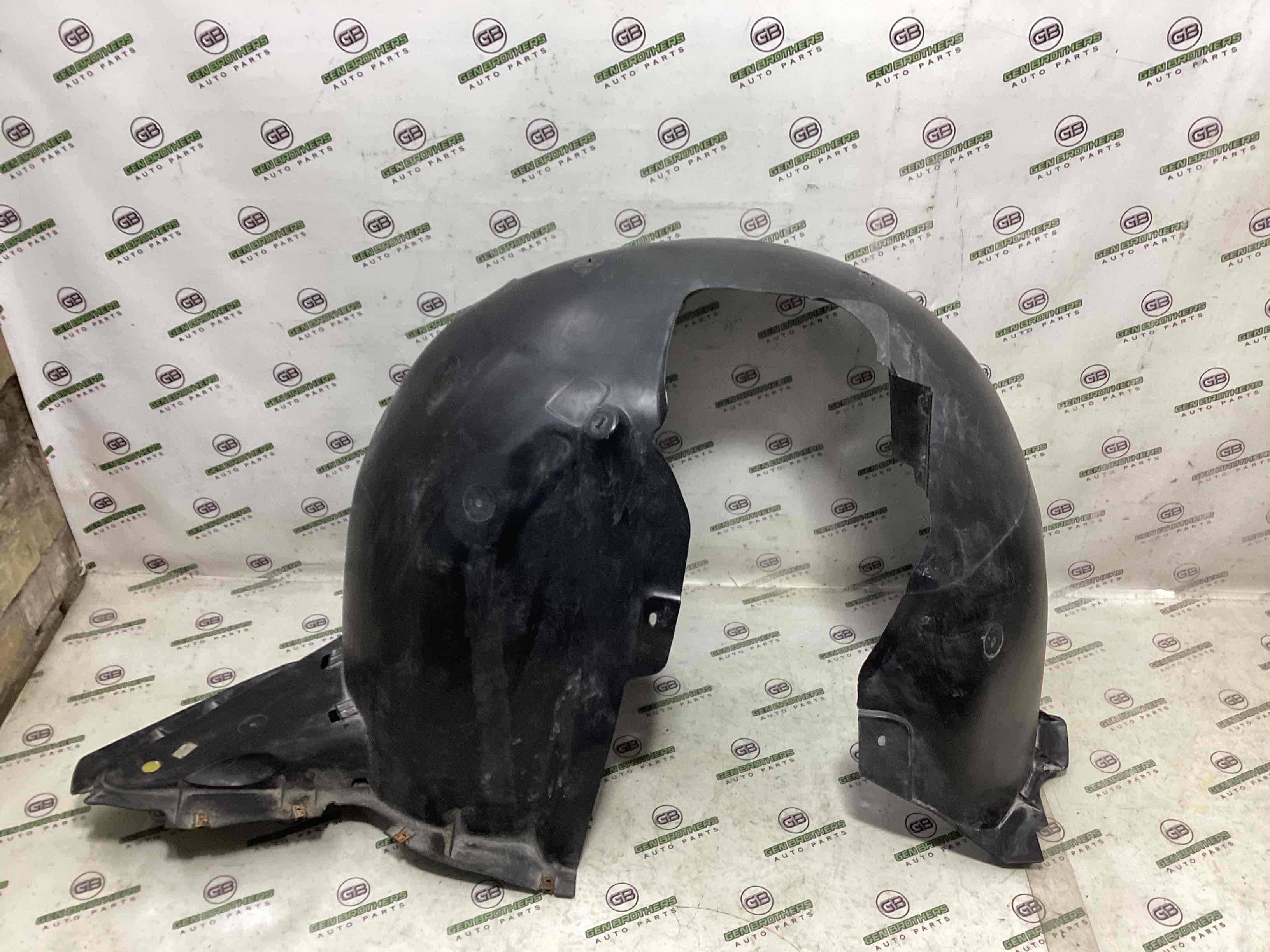 Захист арок передній правий (підкрилок)