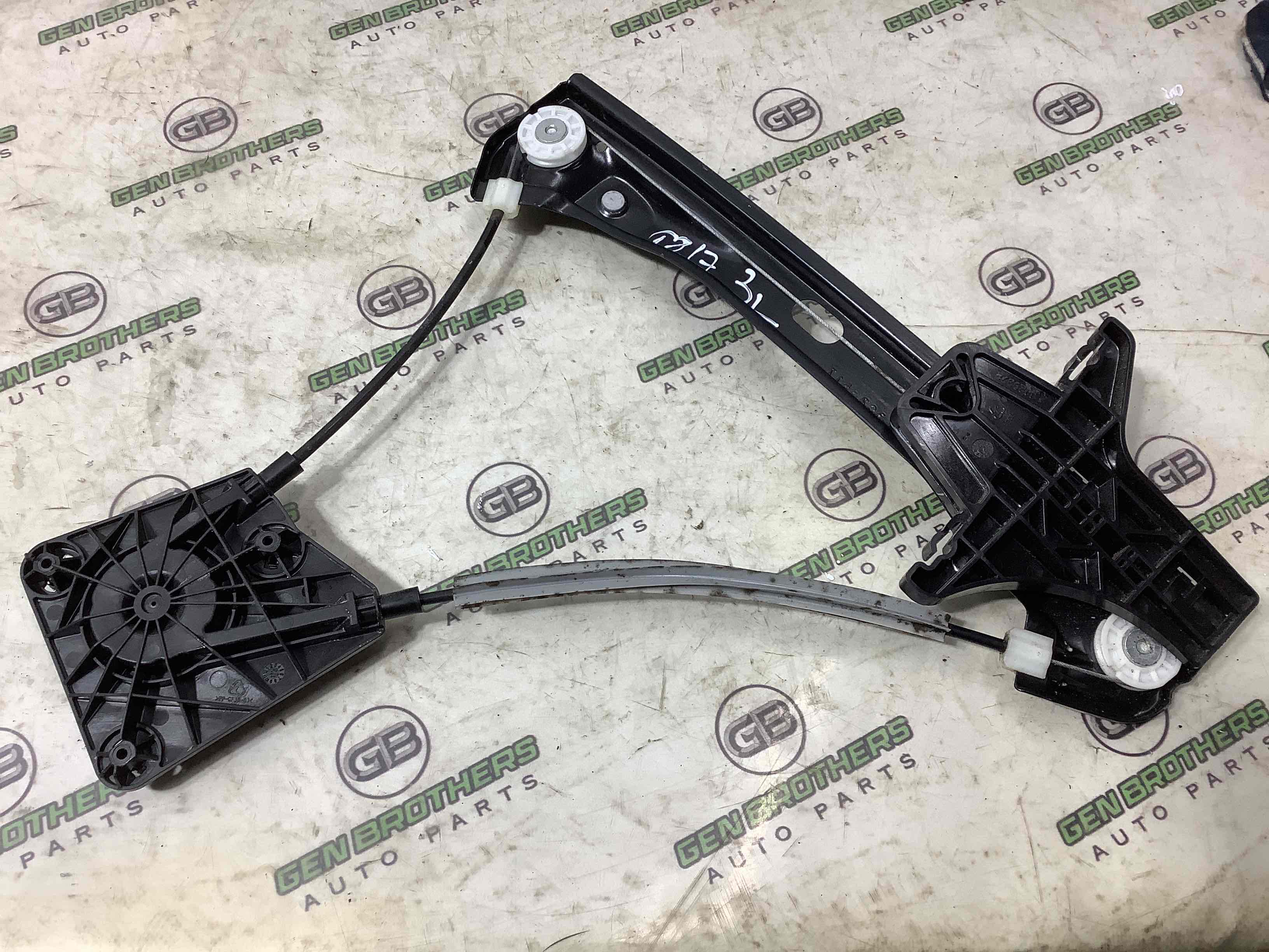 Склопідйомник задній лівий