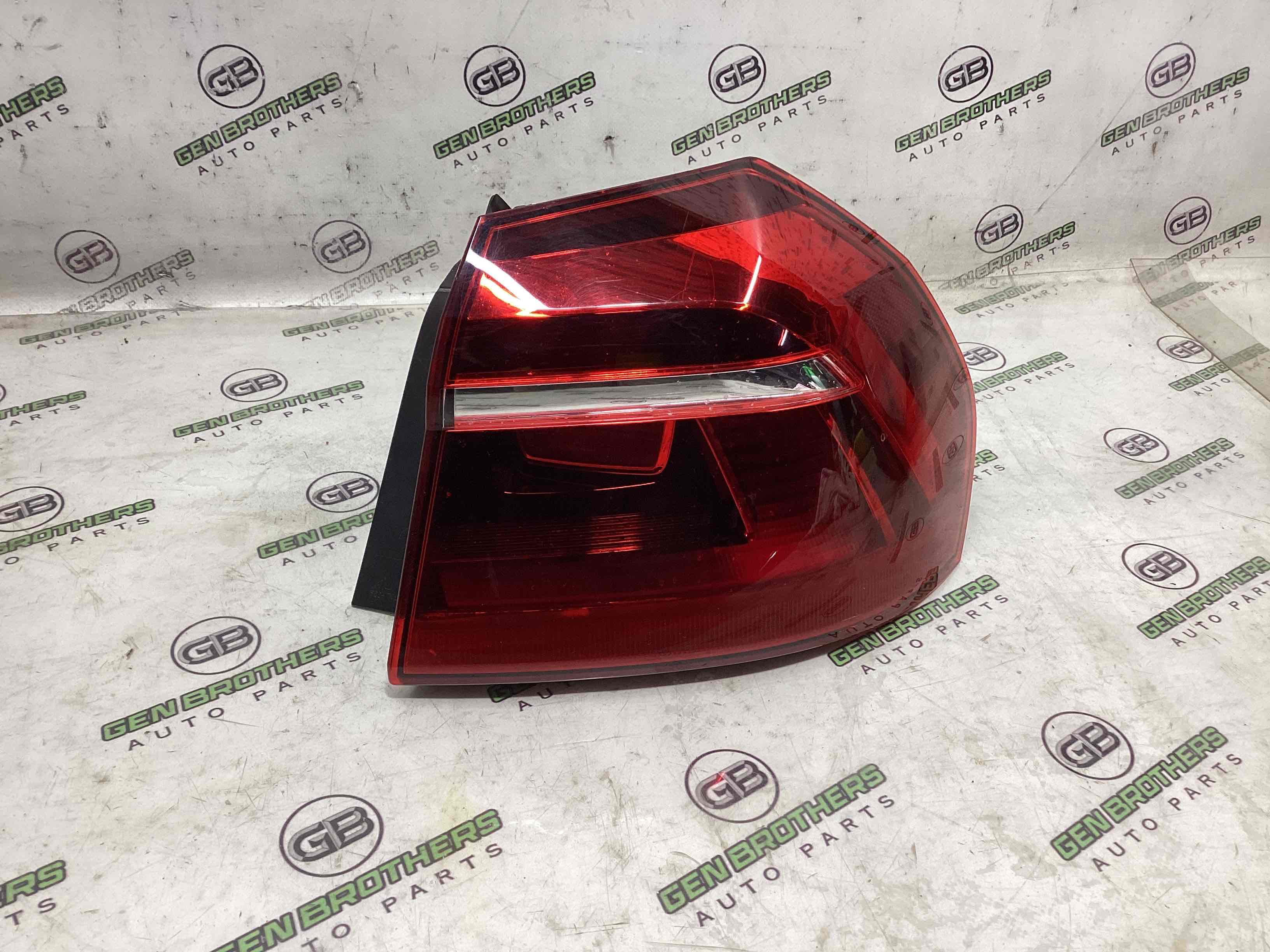 Ліхтар задній правий