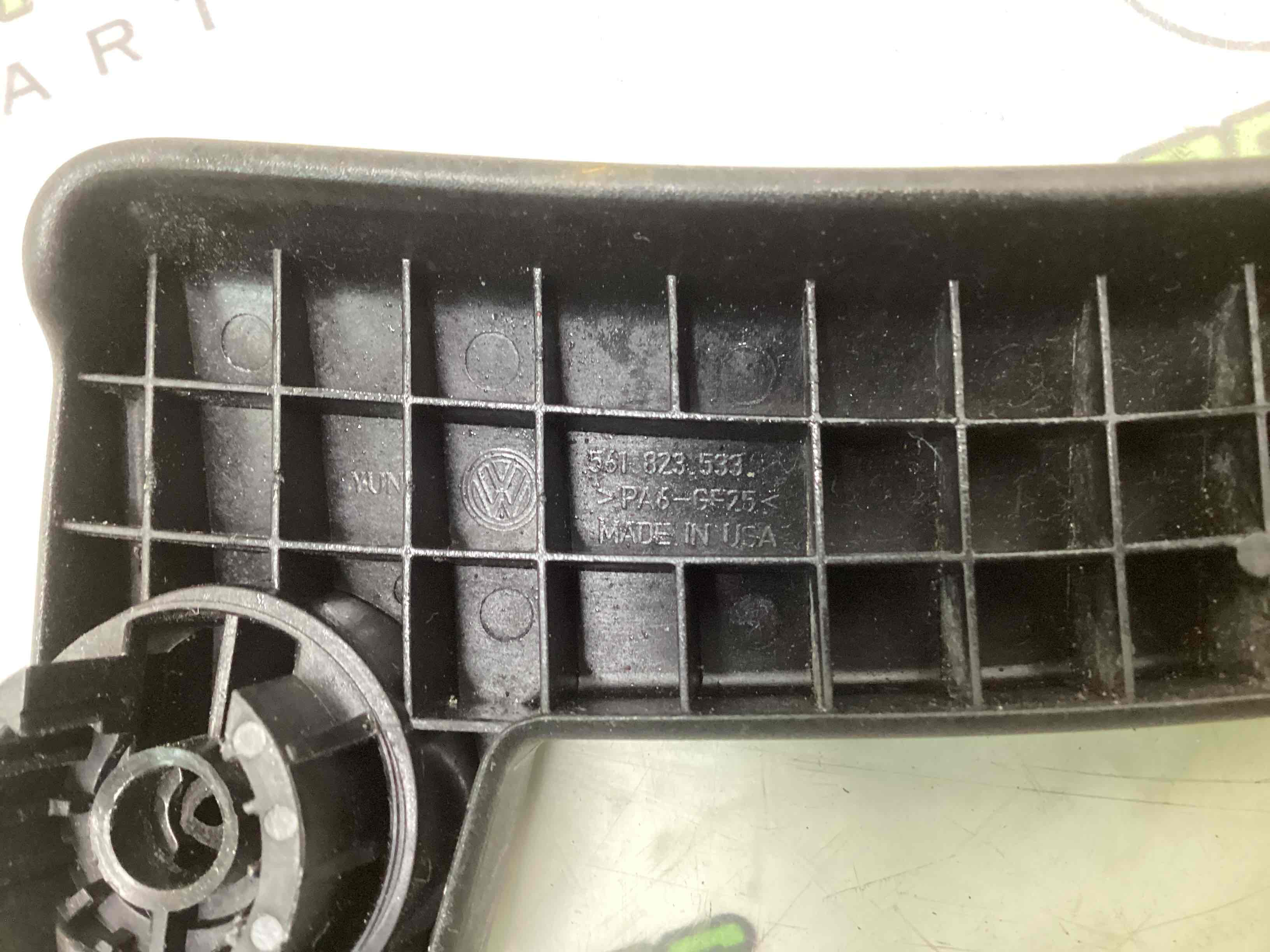 Ручка відкривання капота