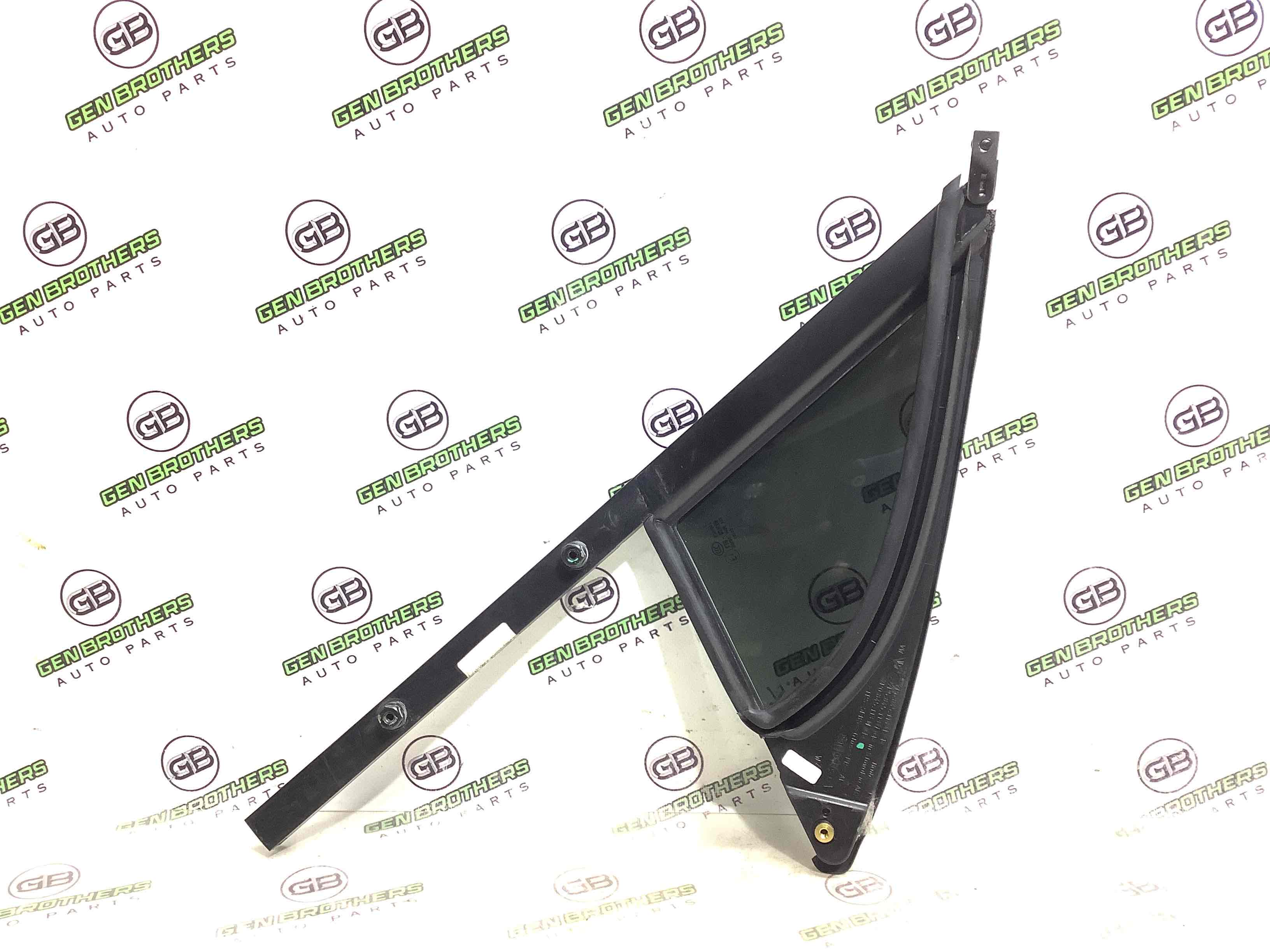 Скло дверей трикутник кватирка