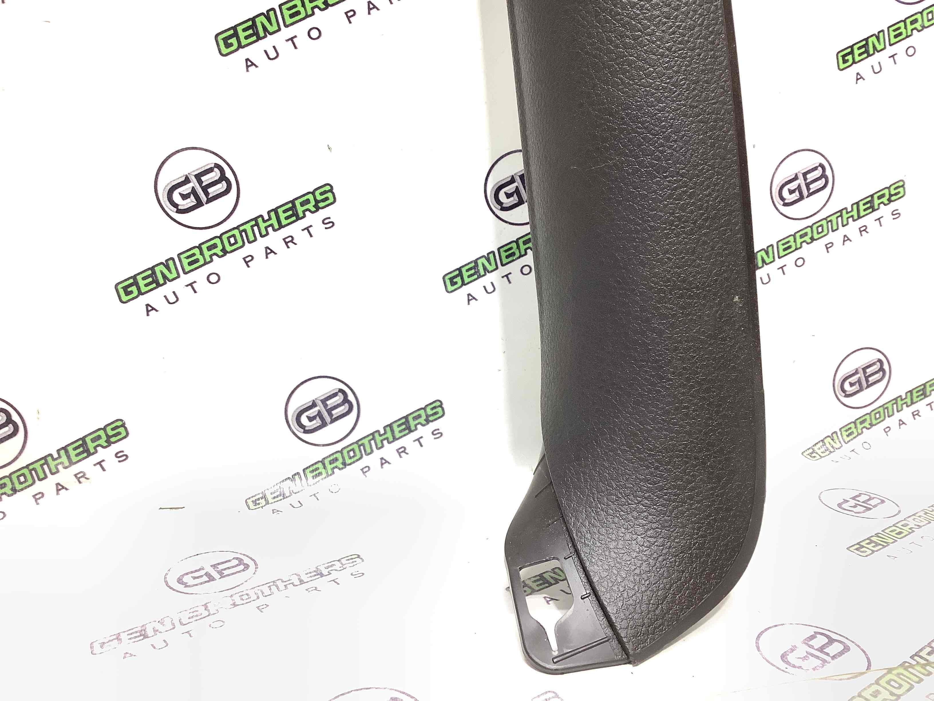 Елементи оздоблення багажника