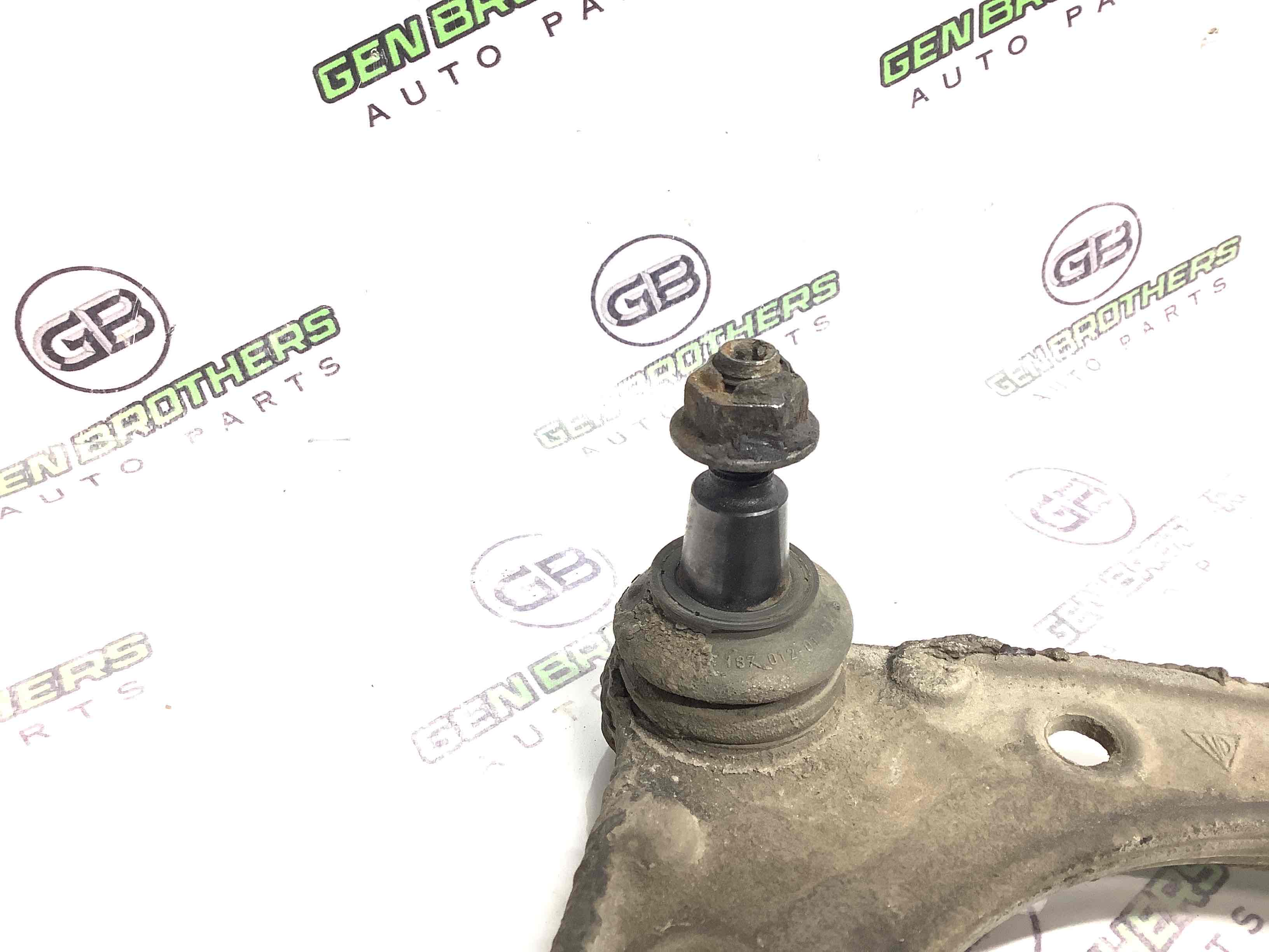 Важіль передній лівий