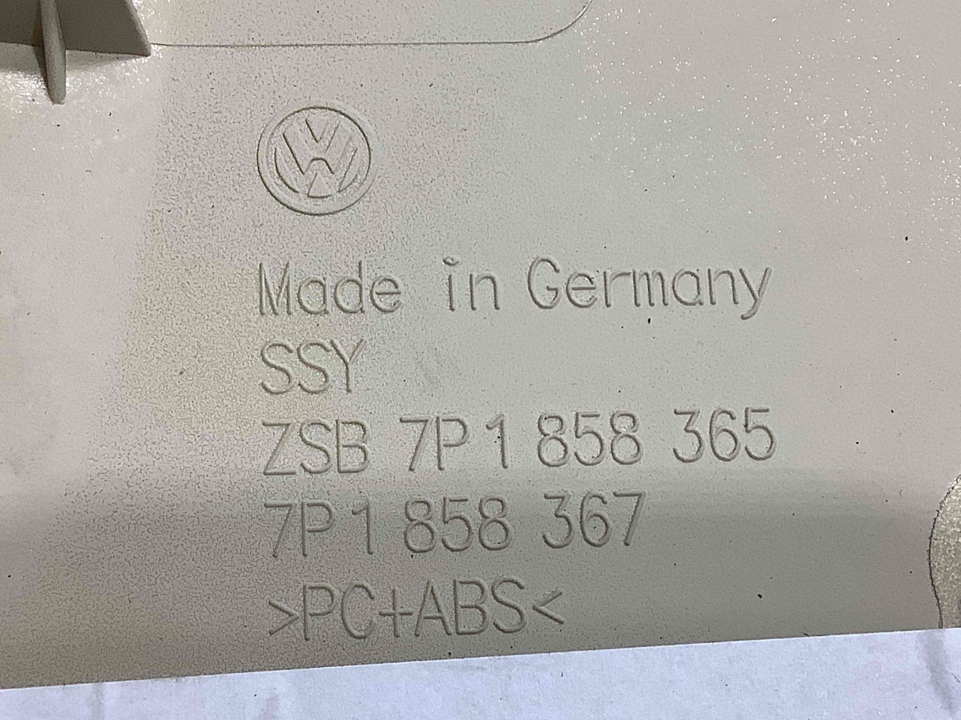 Оздоблення керма та кермової колонки