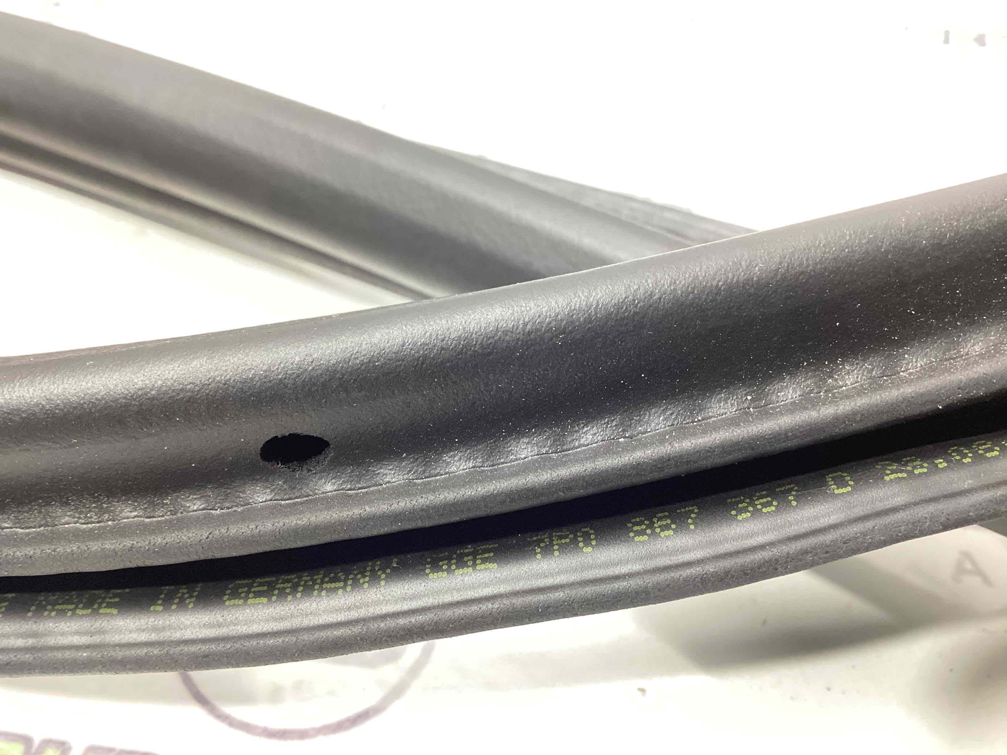 Ущільнювач скла, двері