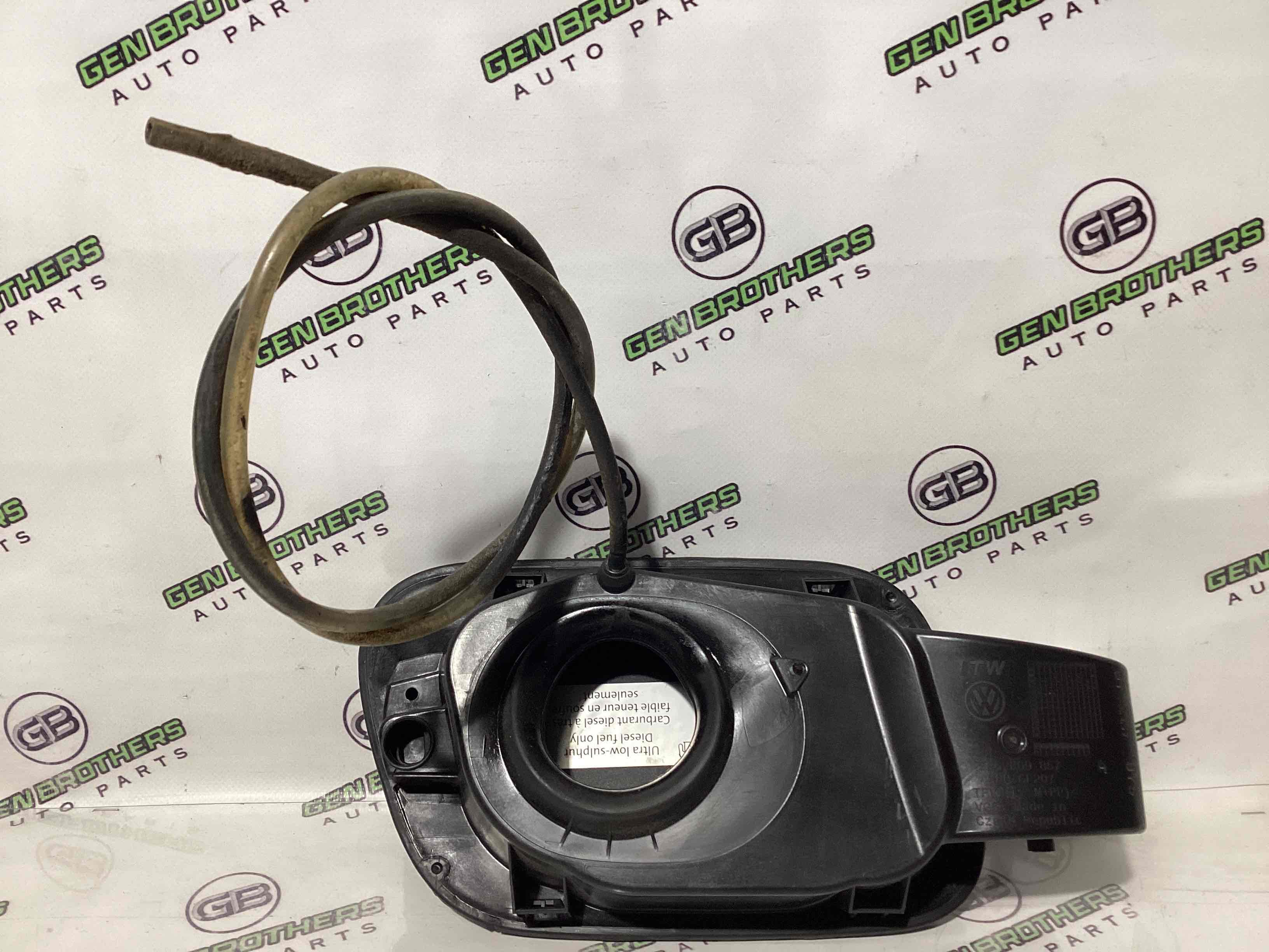 Лючок бензобака