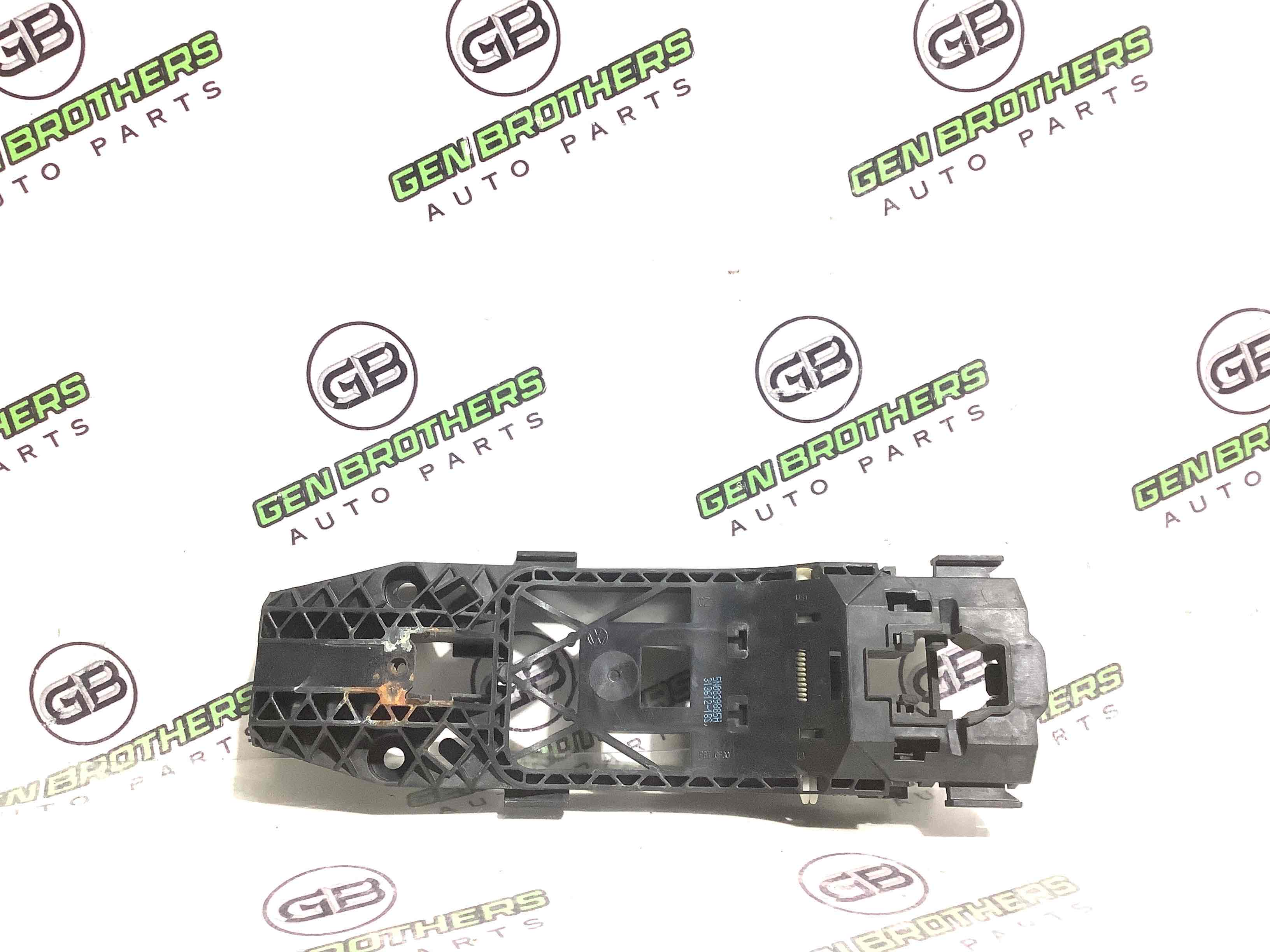 Кронштейн ручки дверей