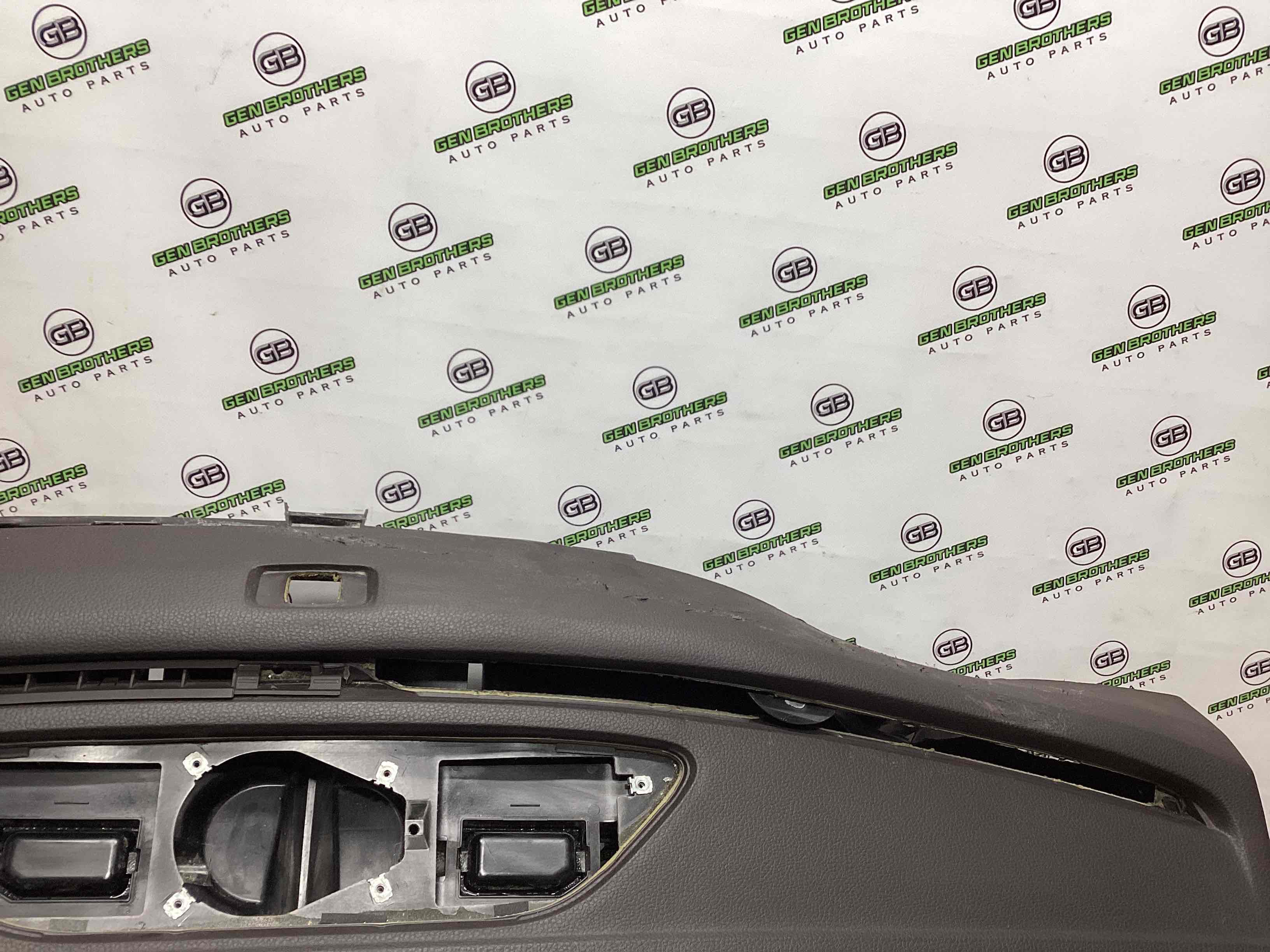 Панель передня салону торпедо