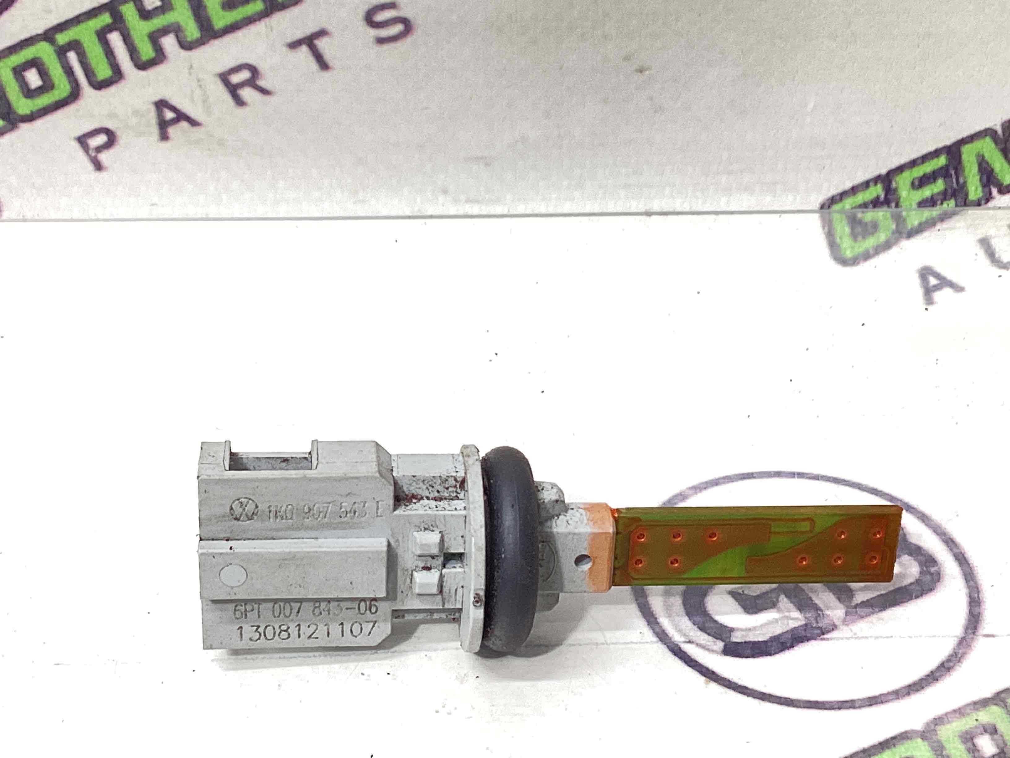 Датчик температури повітря у салоні