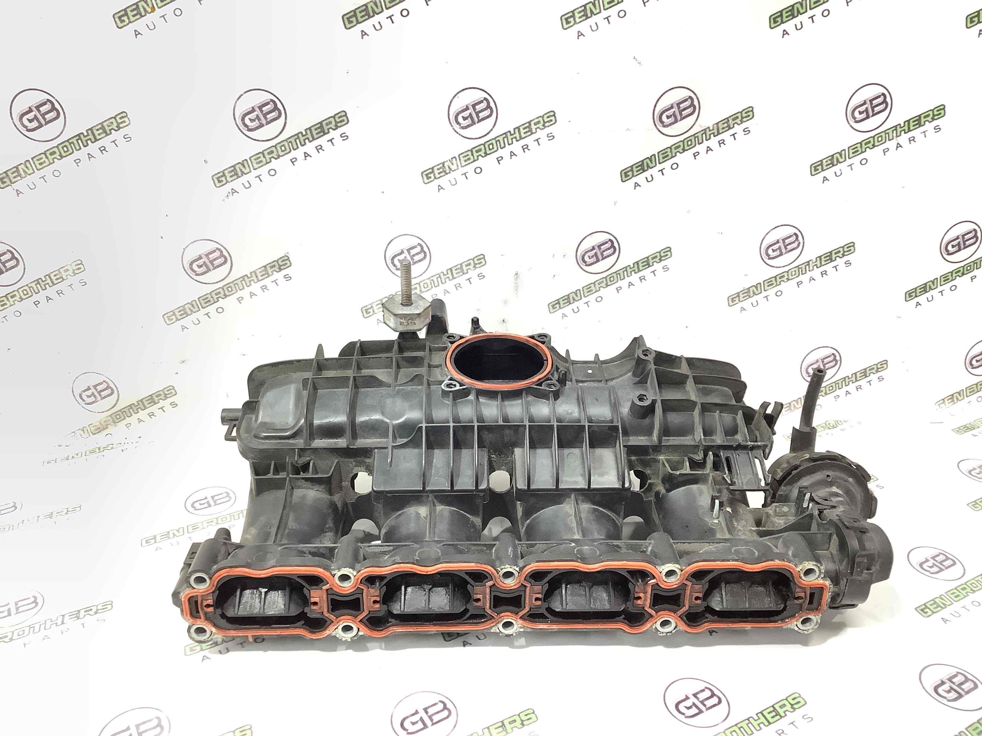 Колектор впускний