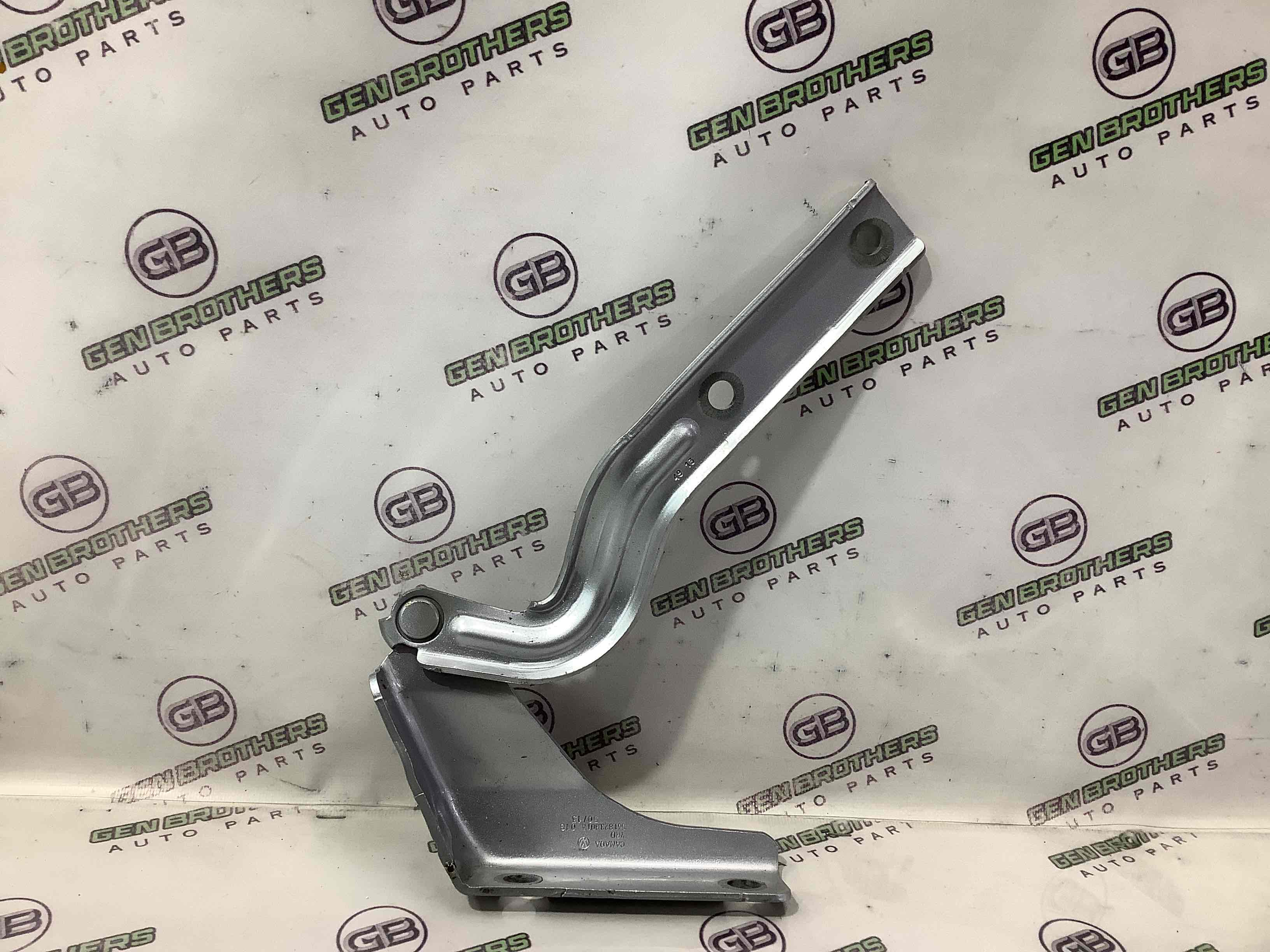 Петля капота, кронштейн капота