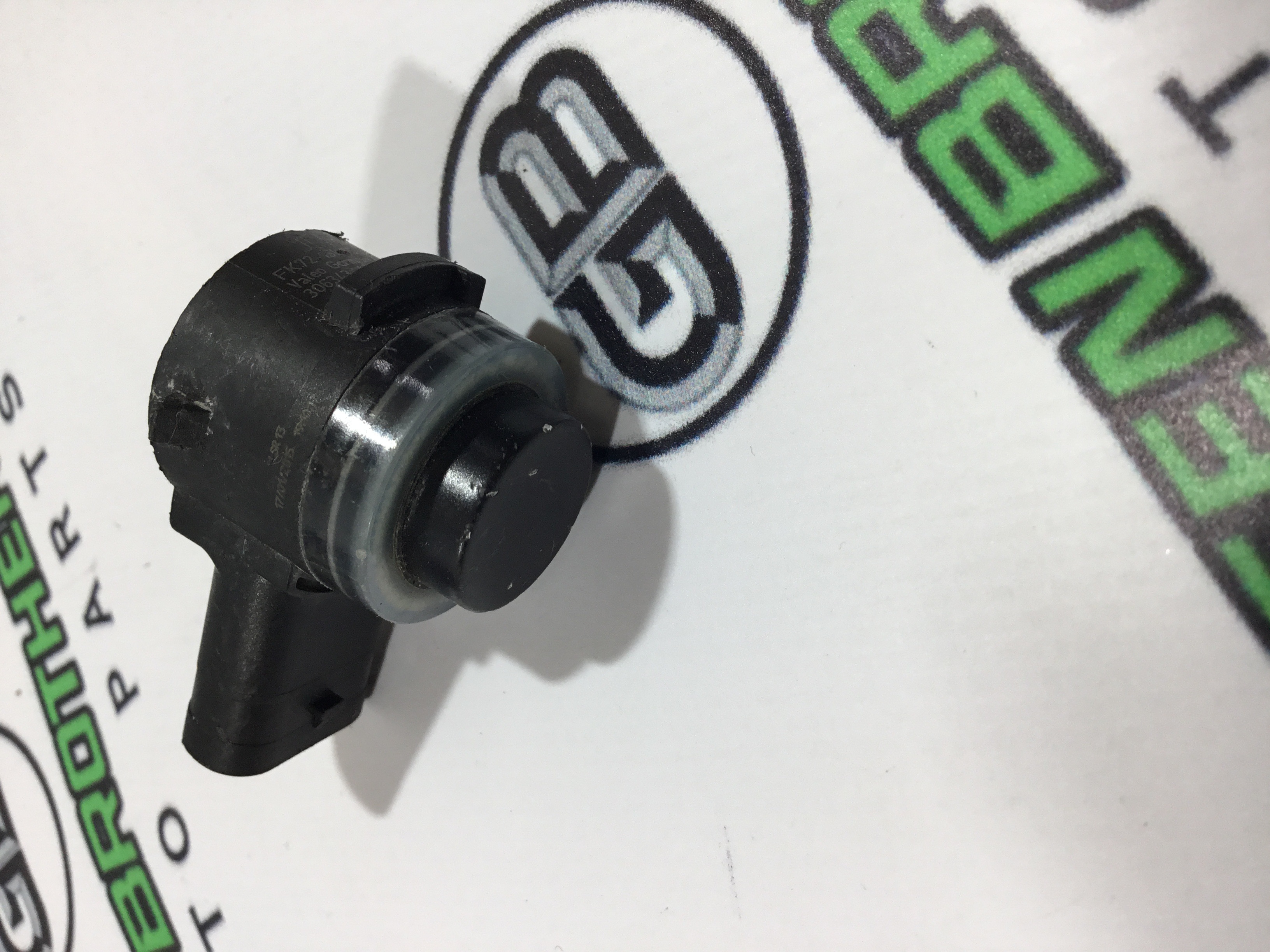 Парктронік, кріплення, корпус