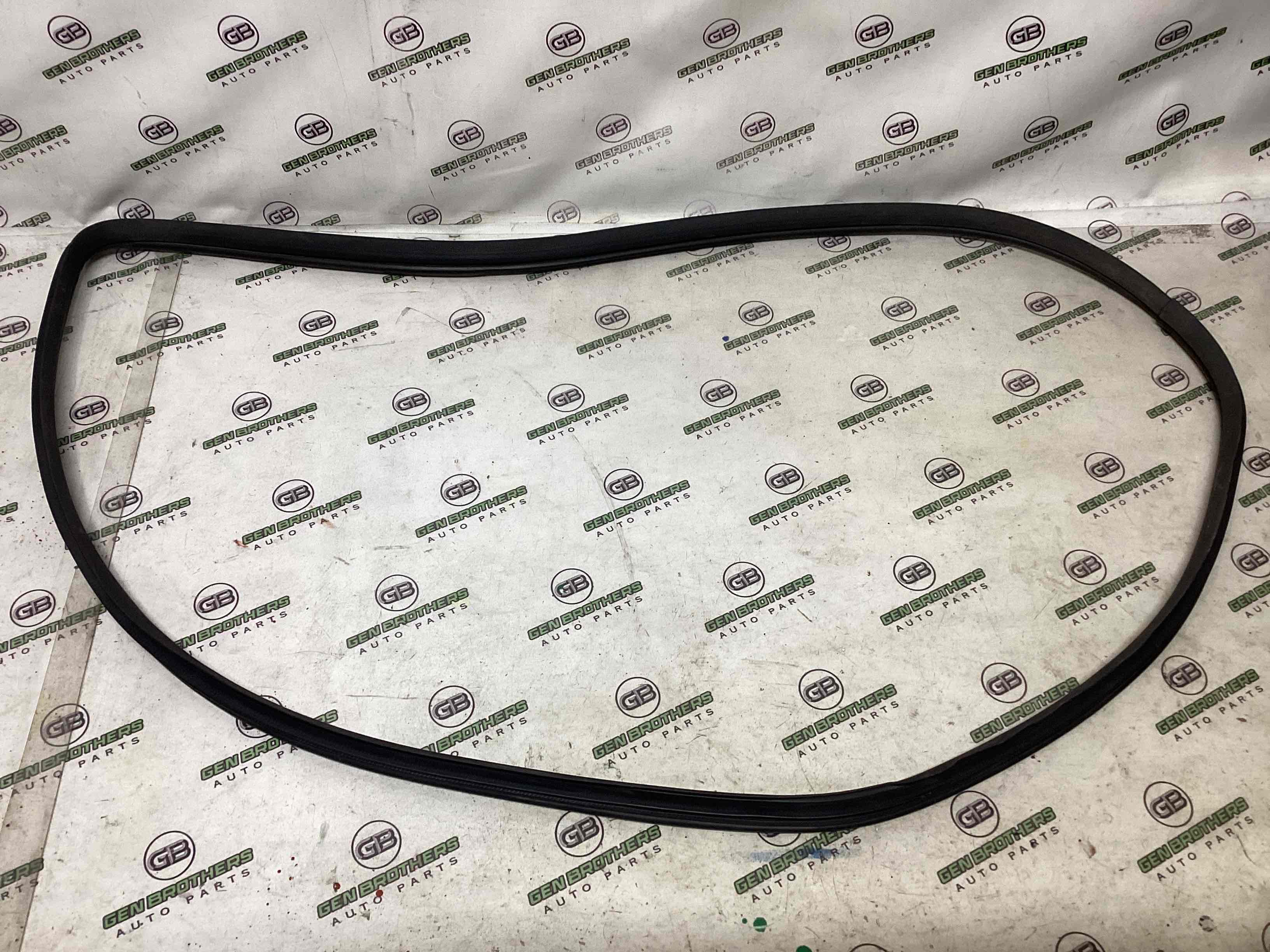 Ущільнювач скла, двері