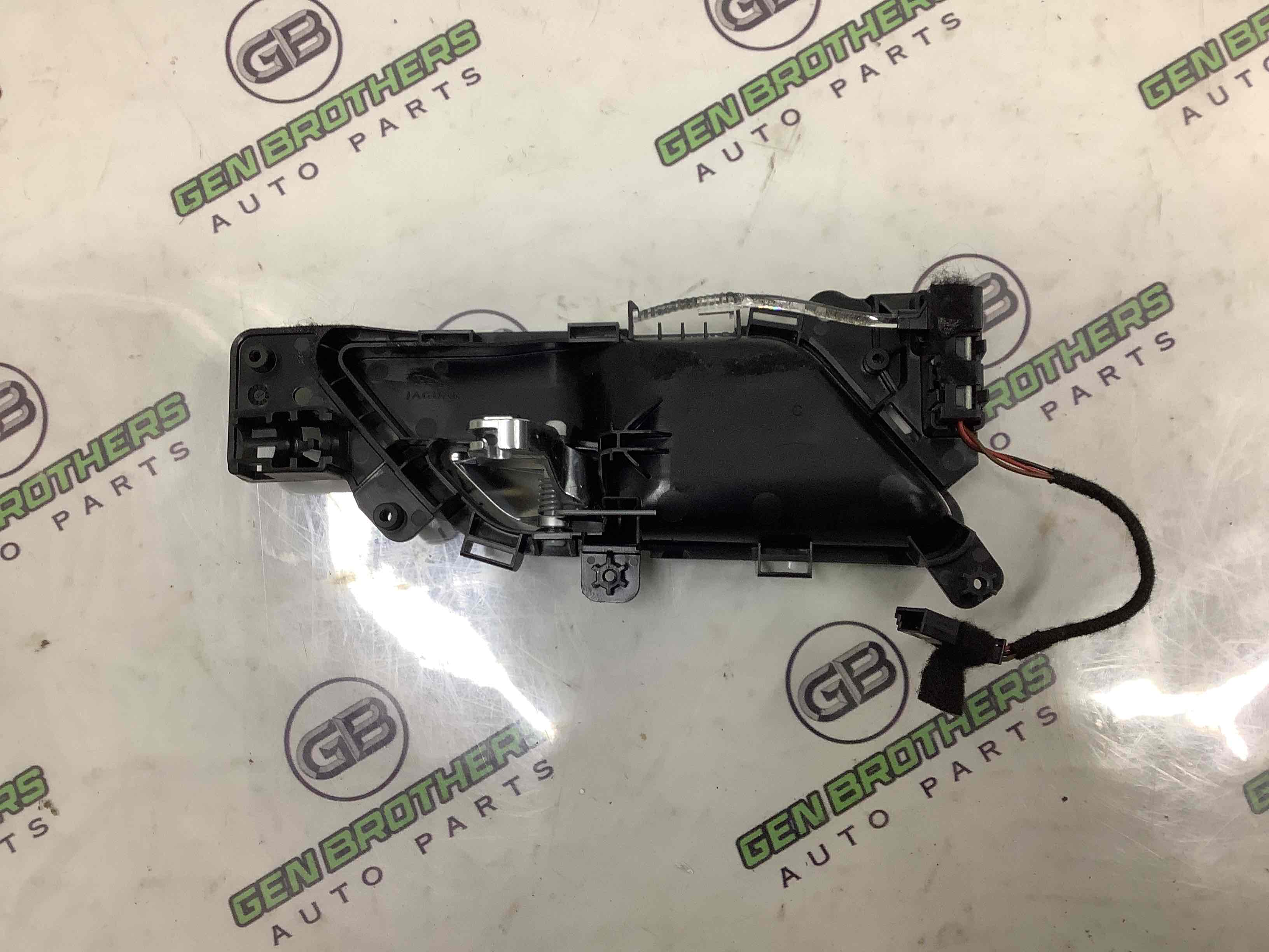 Ручка дверей салону внутрішня, поручень