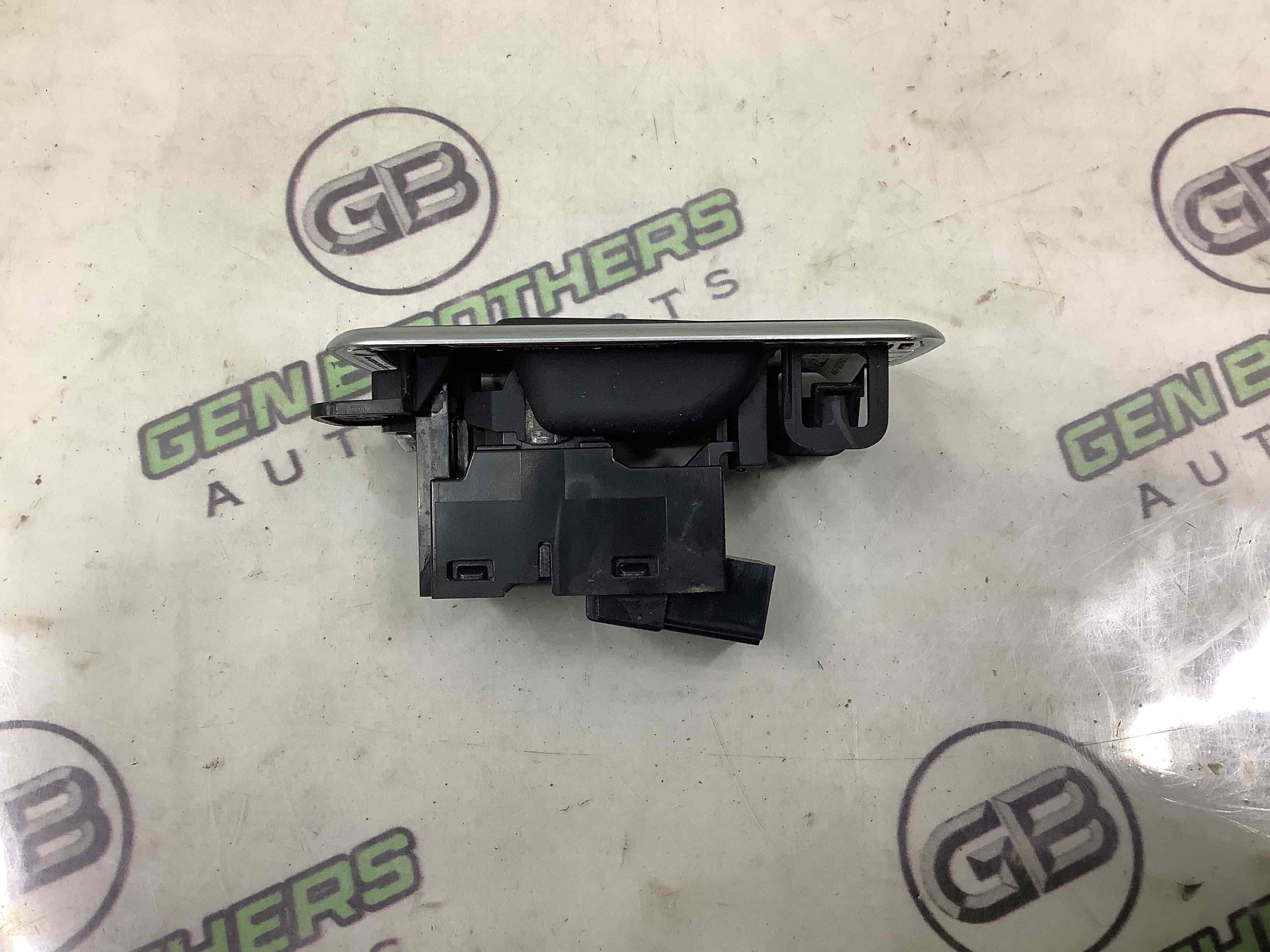 Кнопки керування склопідйомниками