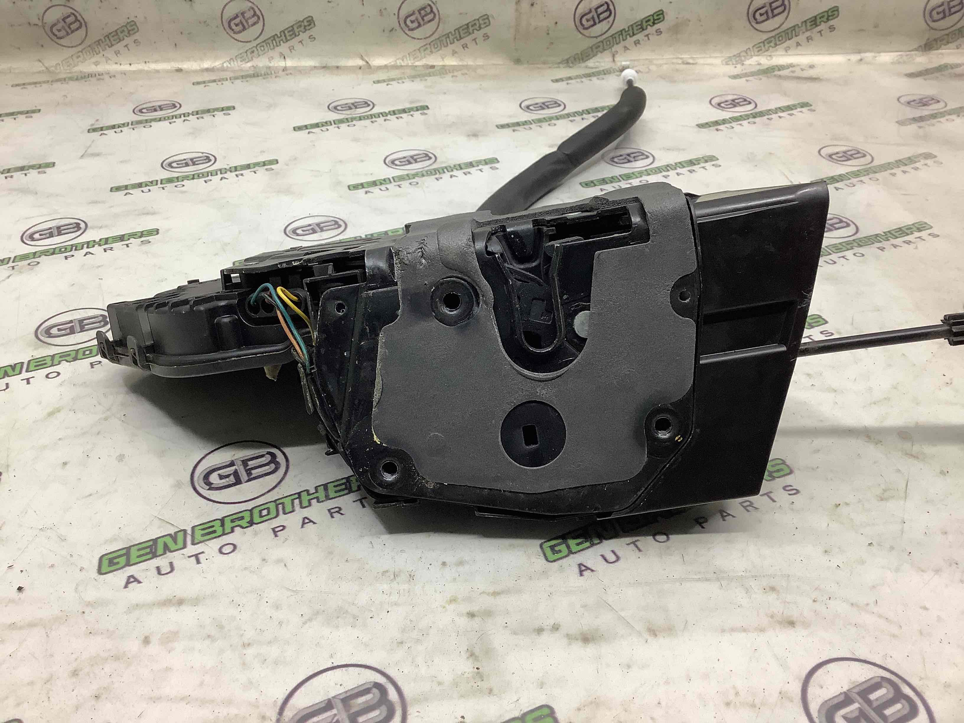 Замок дверей передньої правої