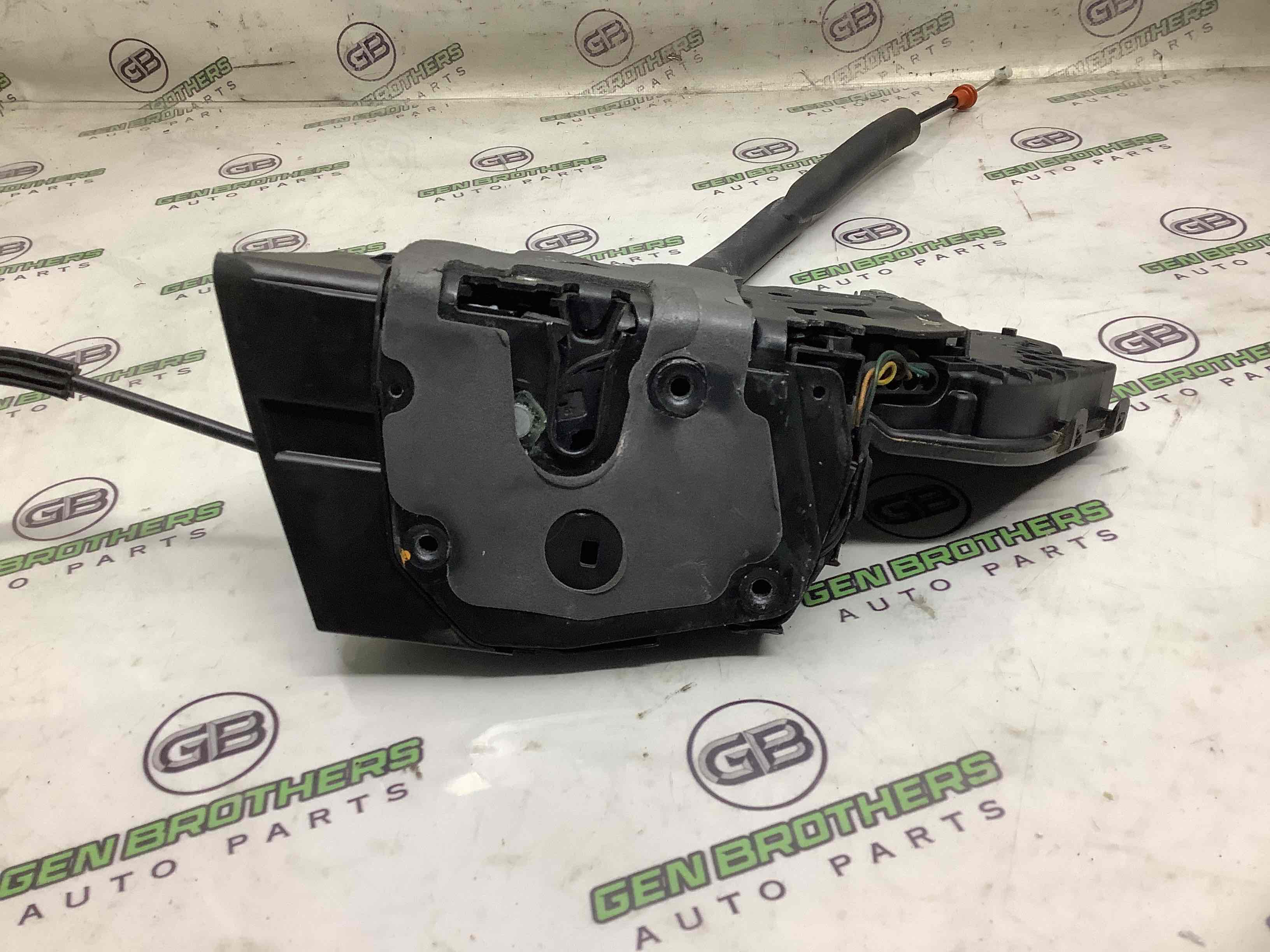 Замок дверей задньої лівої