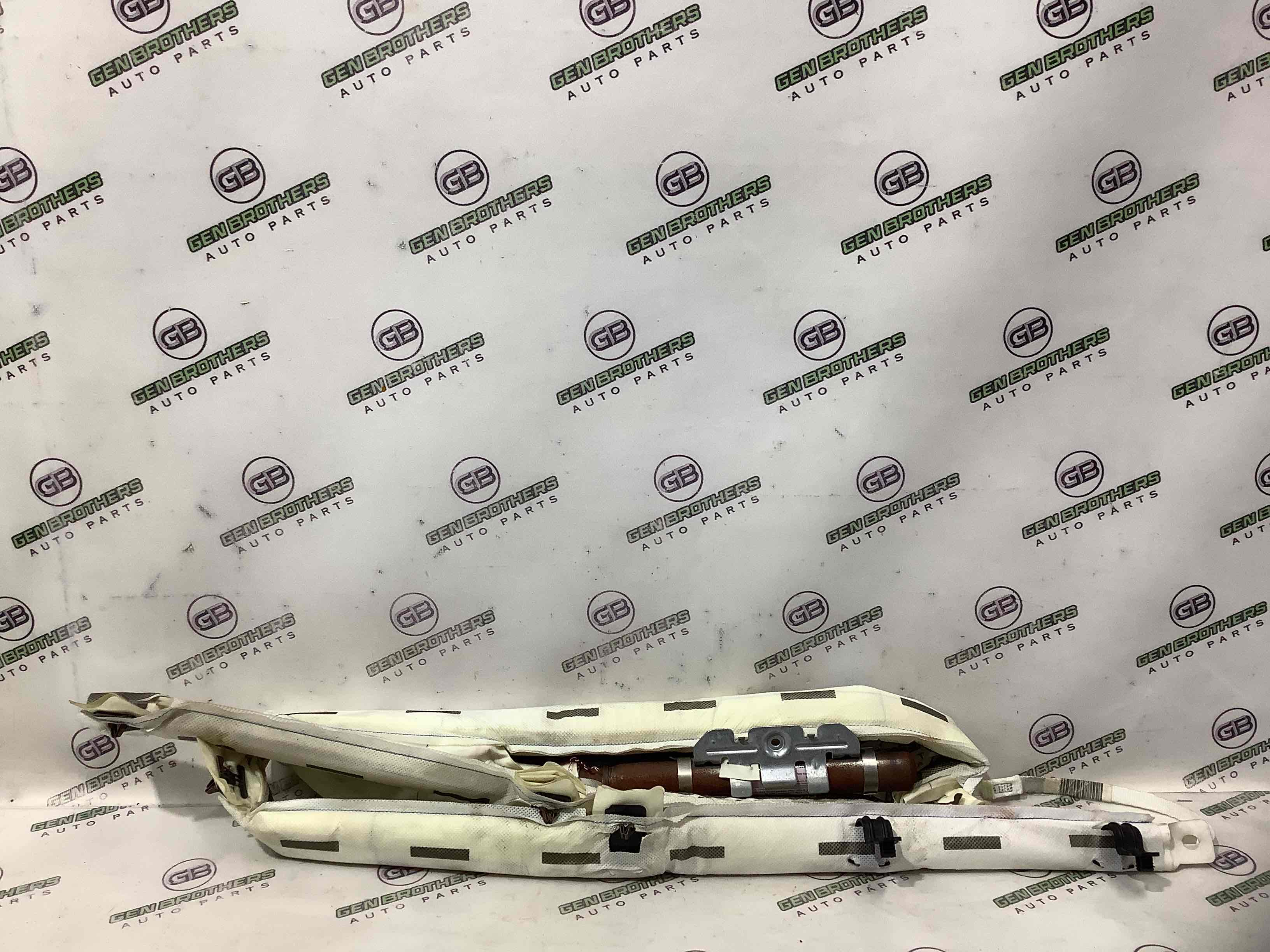 Подушка безпеки збоку шторка