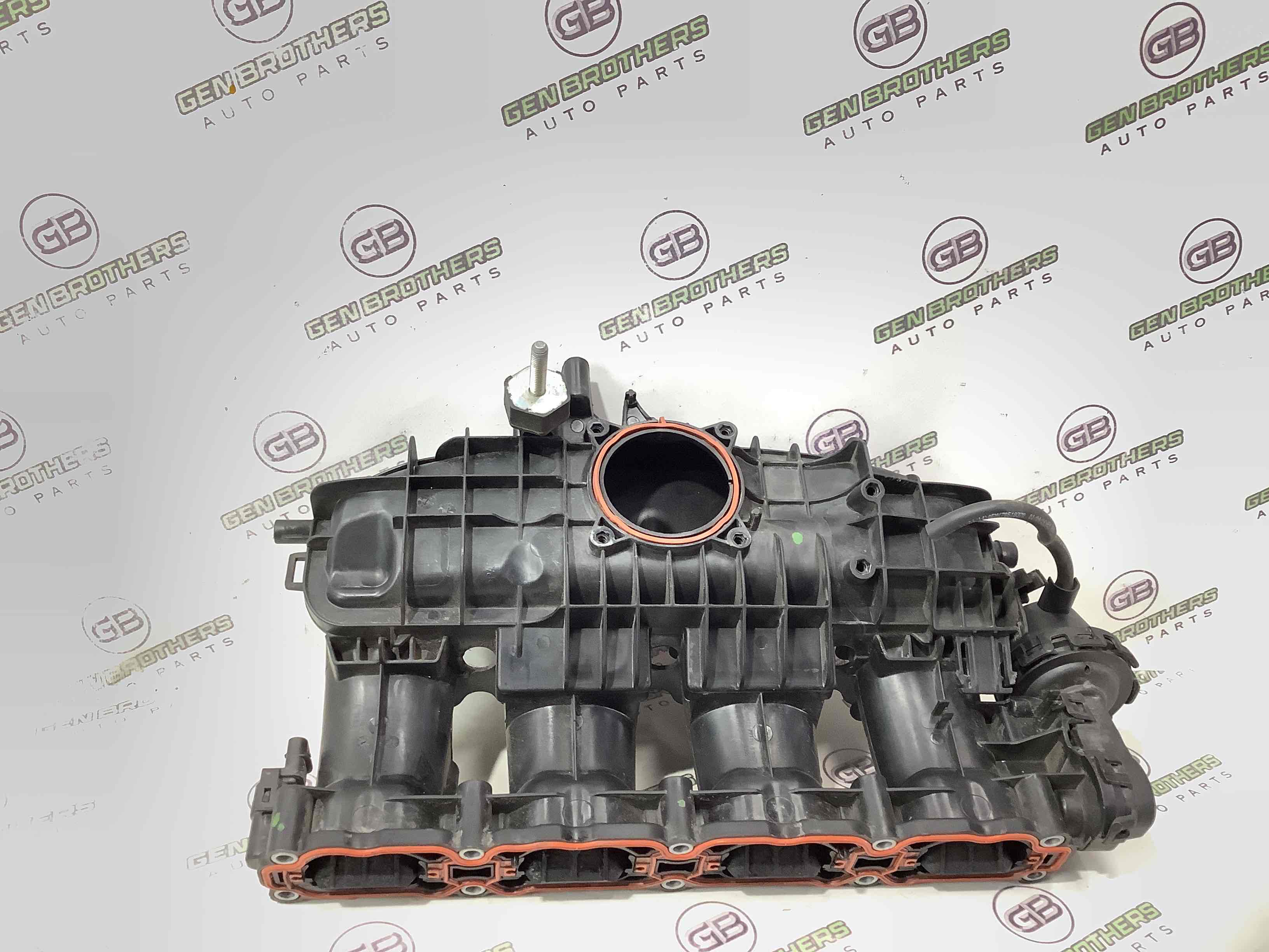 Колектор впускний