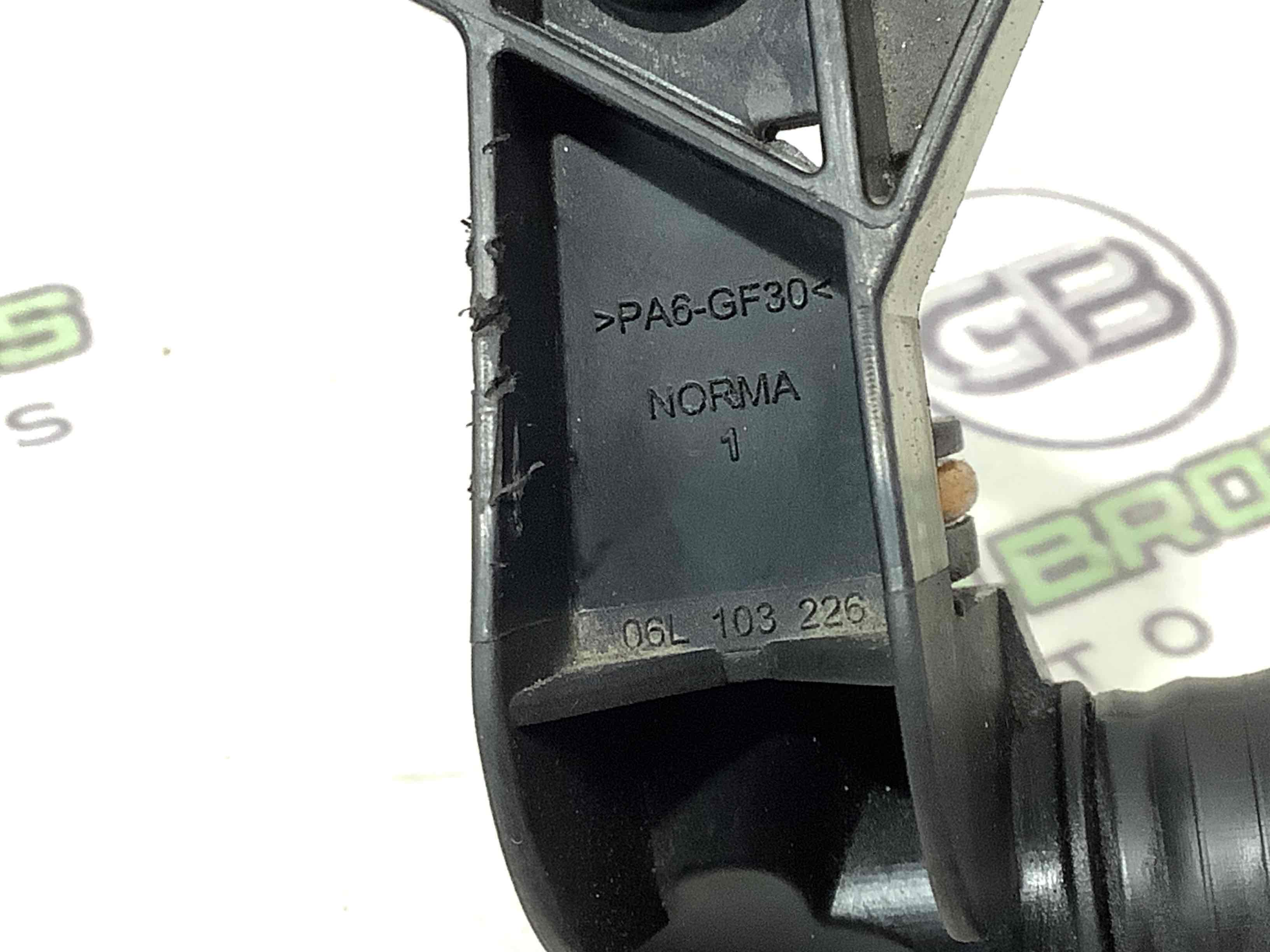 Патрубок трубопровід, шланг