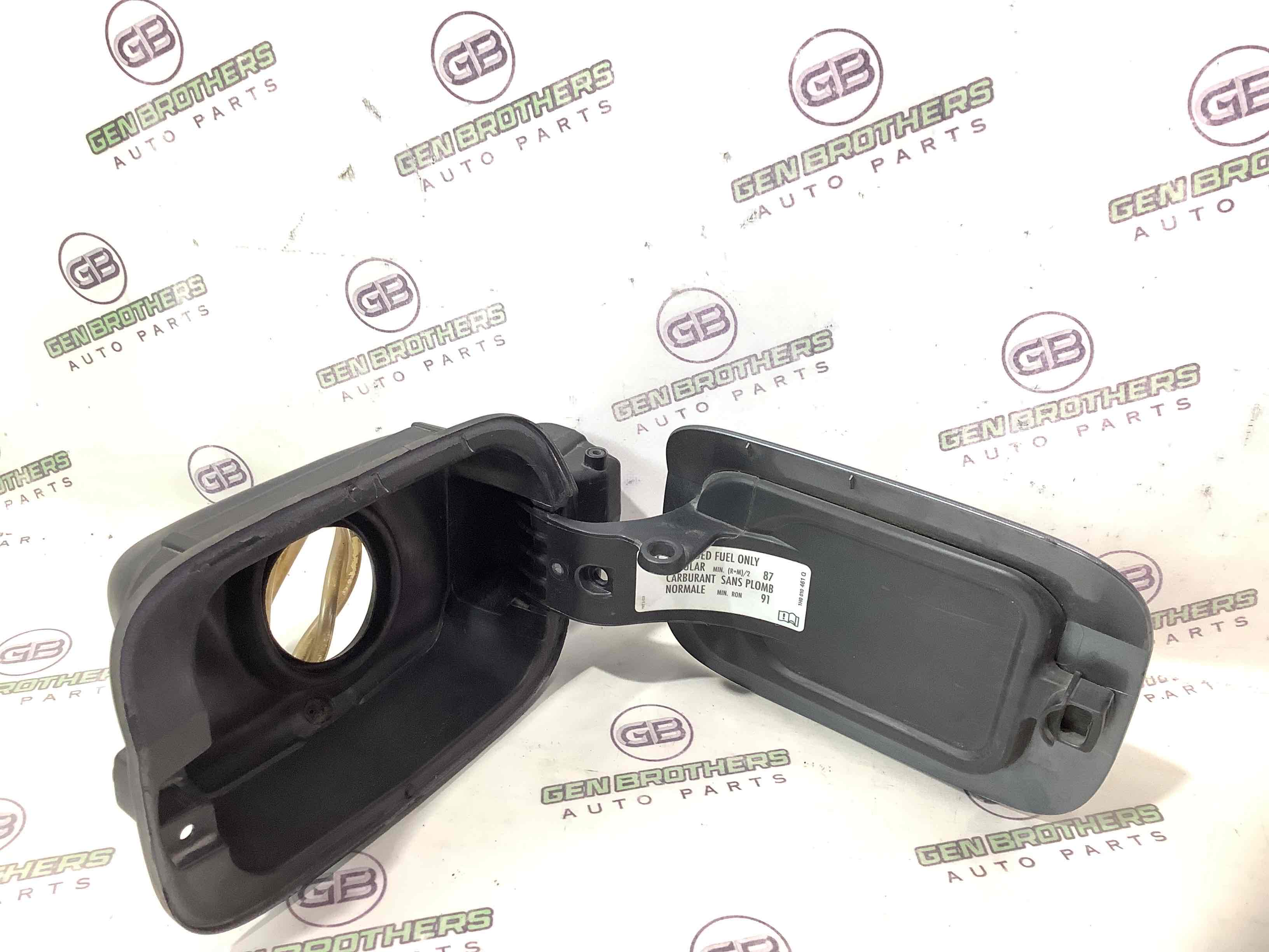 Лючок бензобака