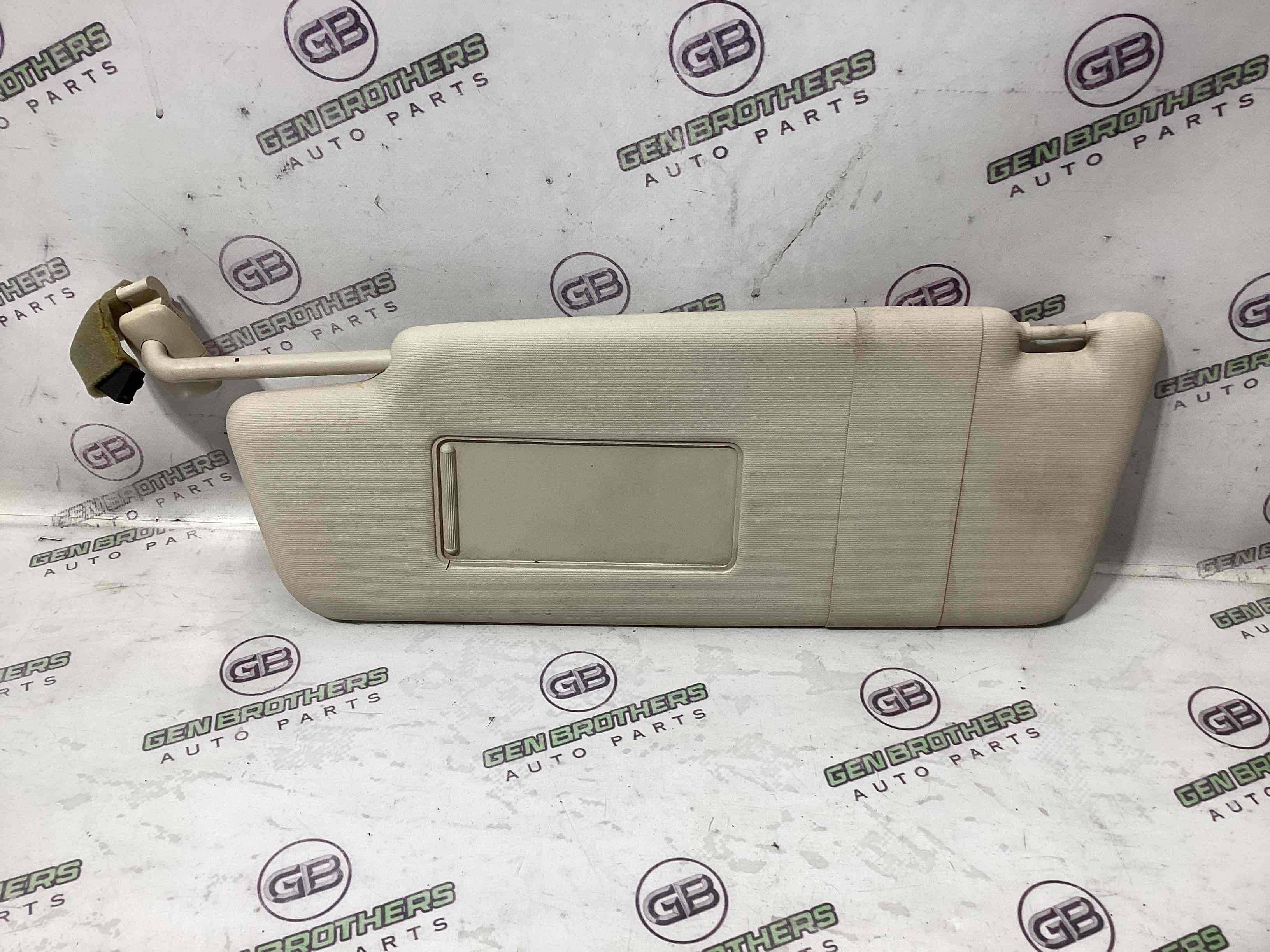 Козирок сонцезахисний