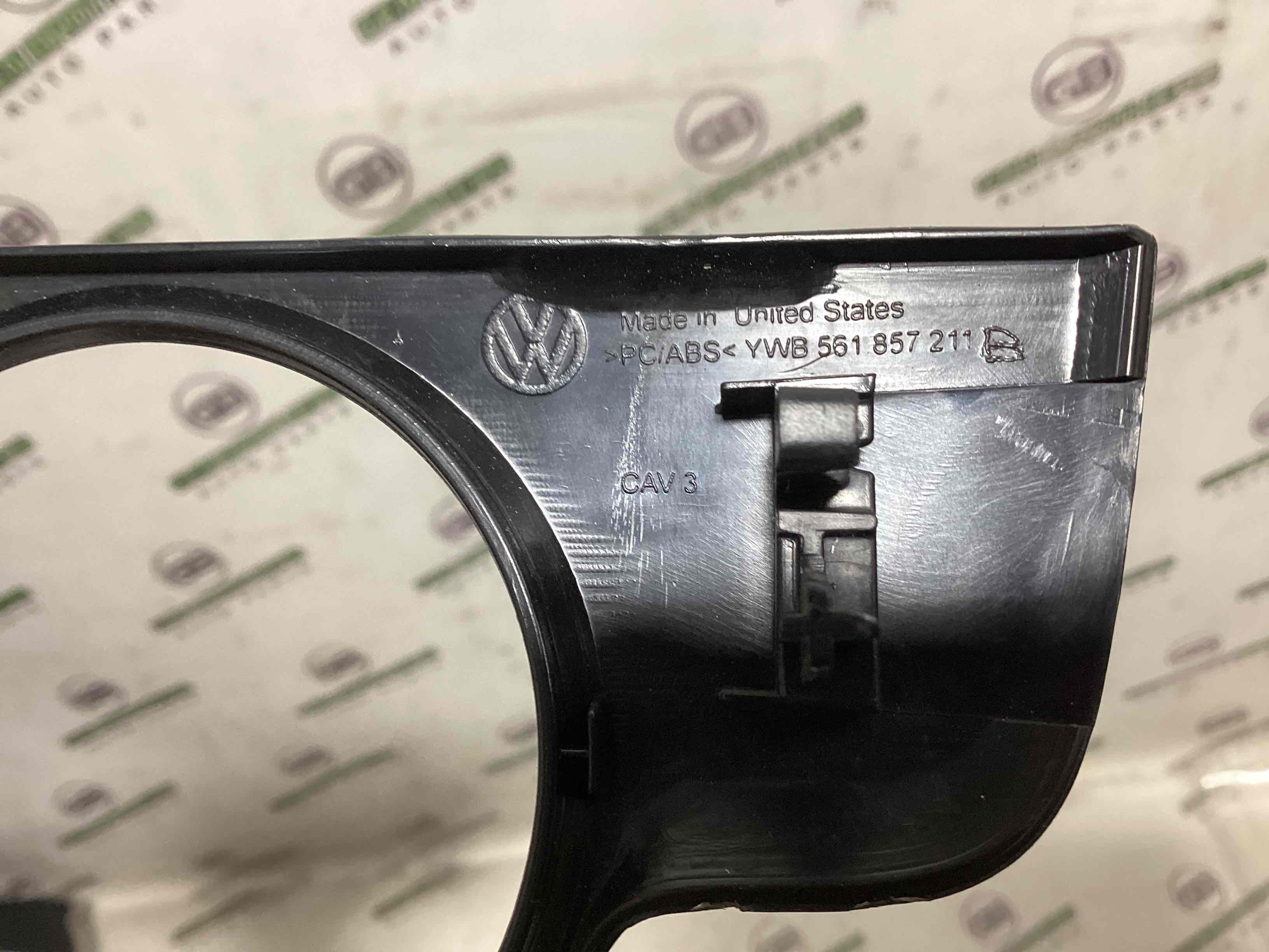 Пластикові елементи салону