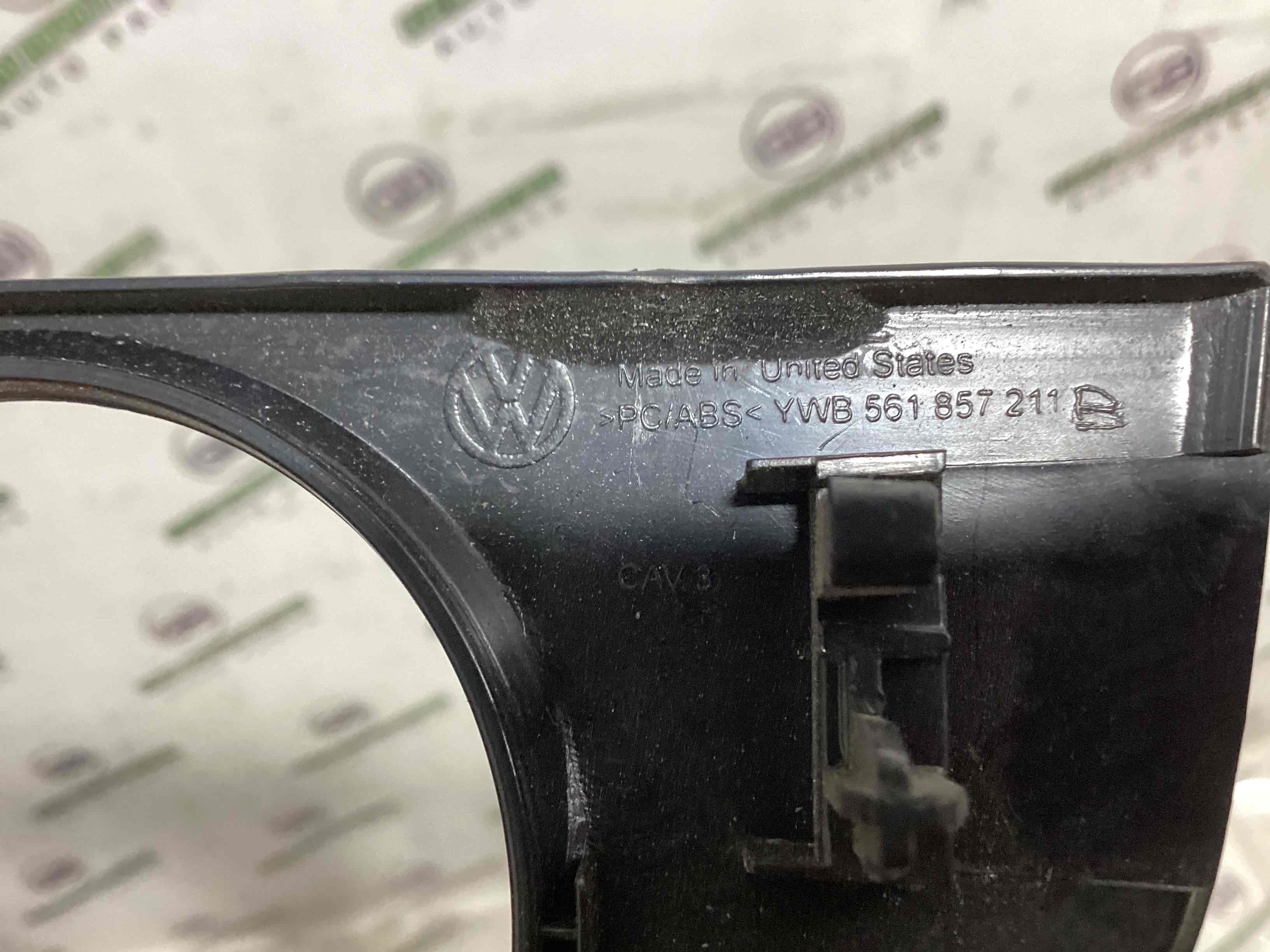 Пластикові елементи салону