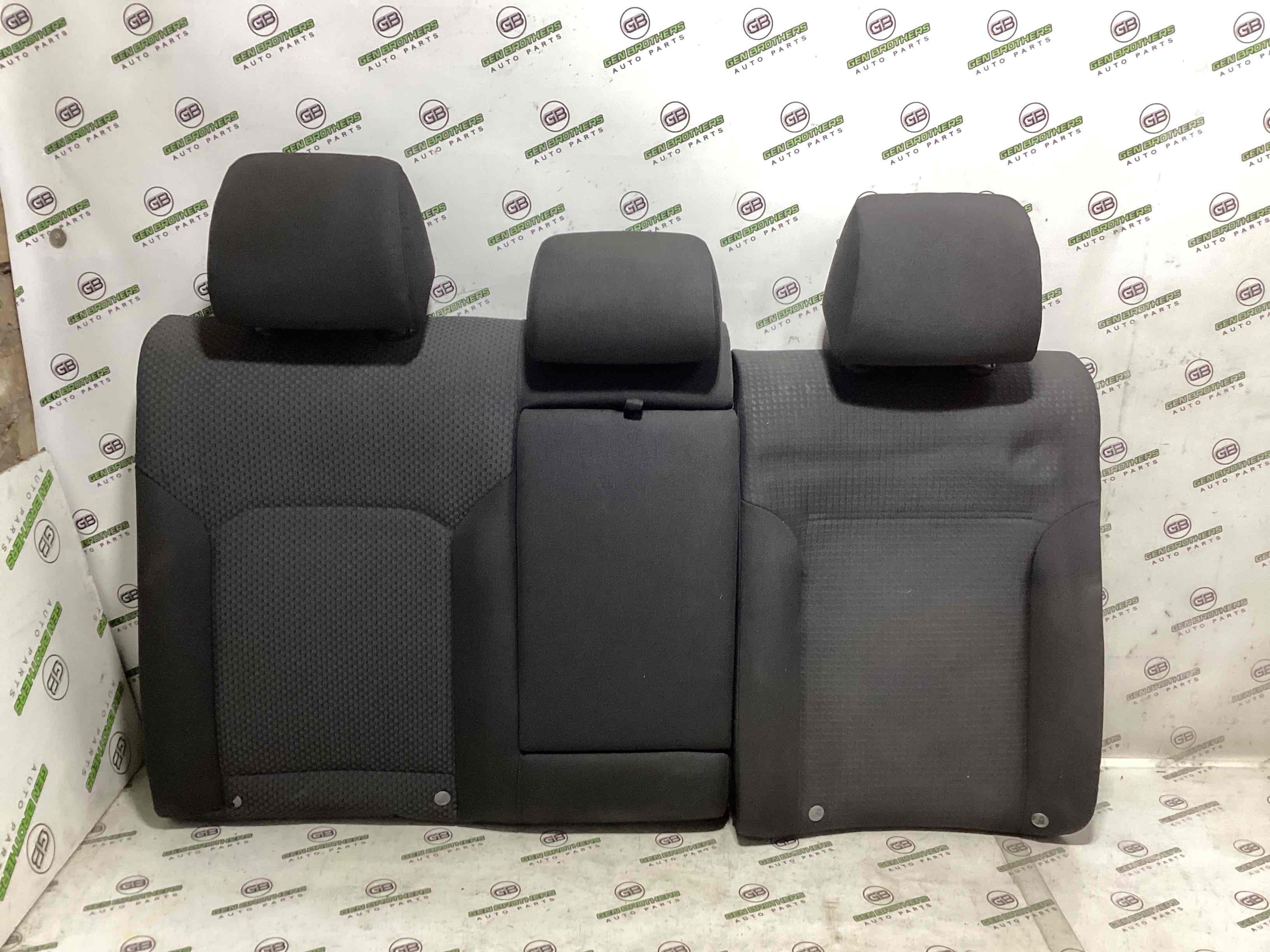 Задній ряд сидінь