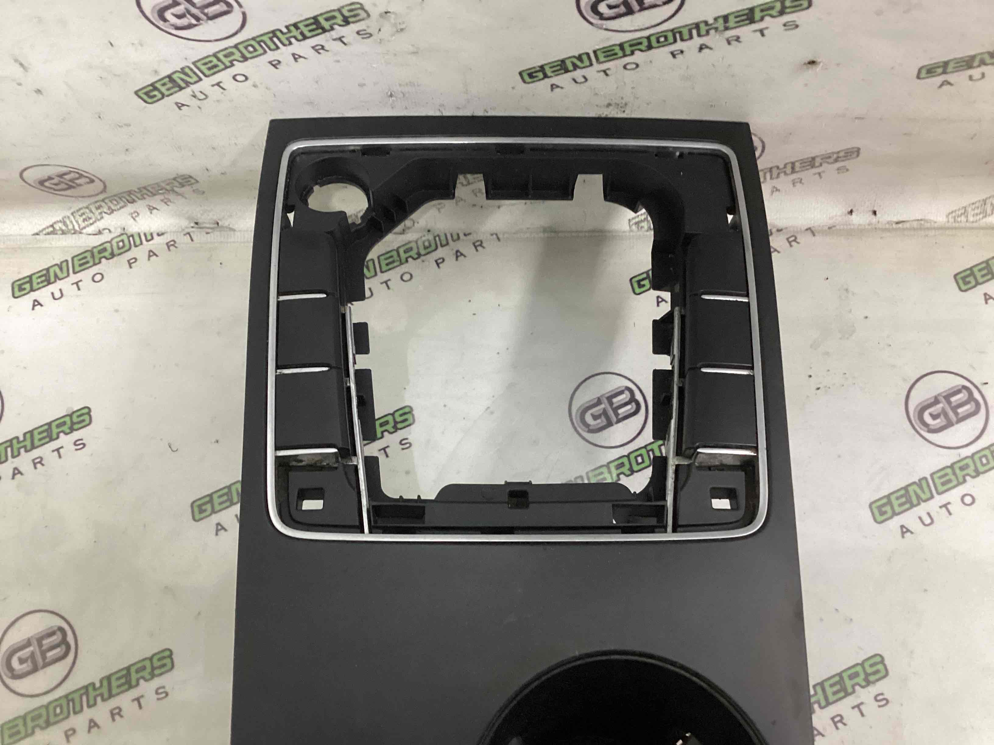 Оздоблення центральної консолі