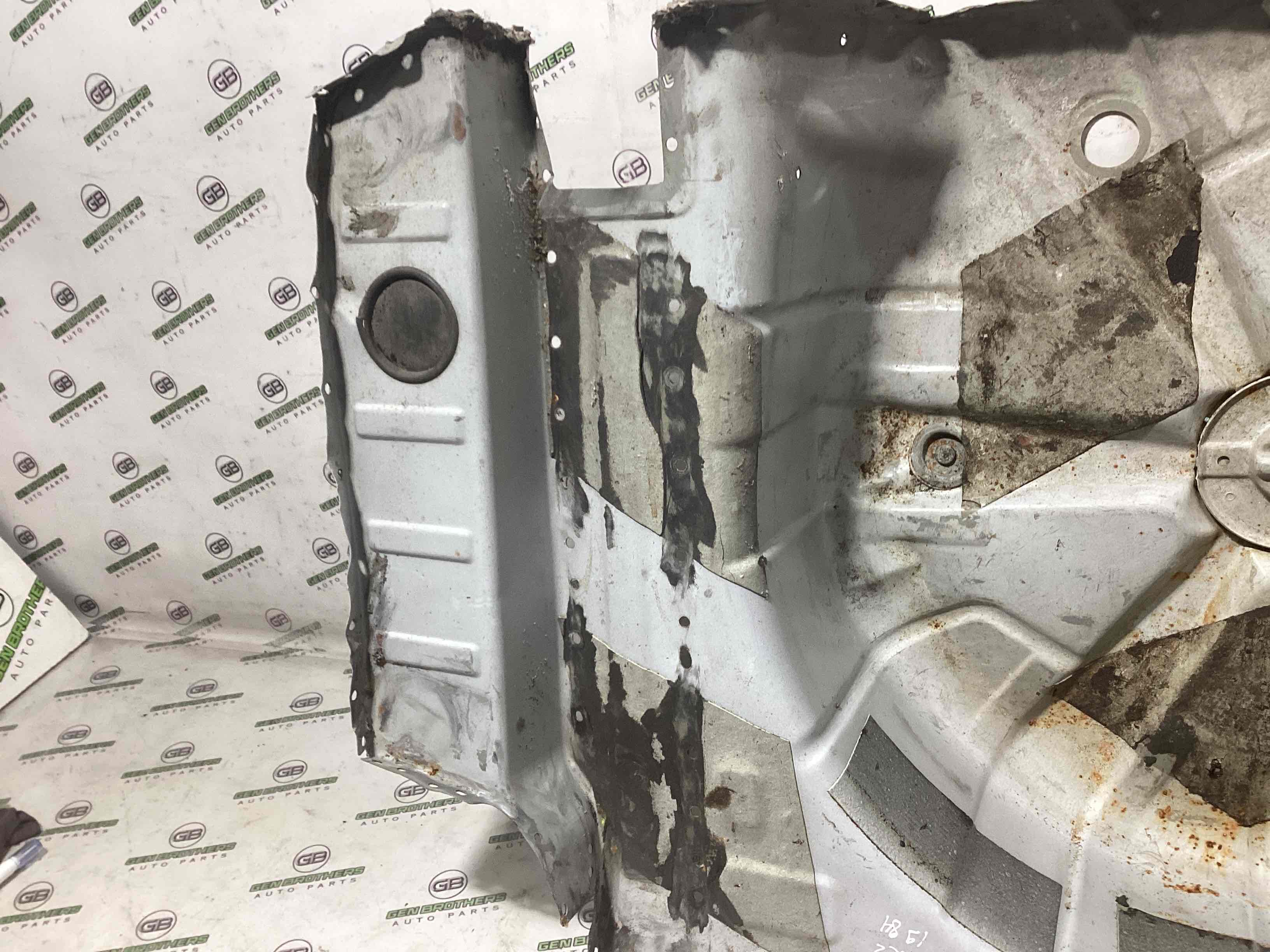 Корито багажника