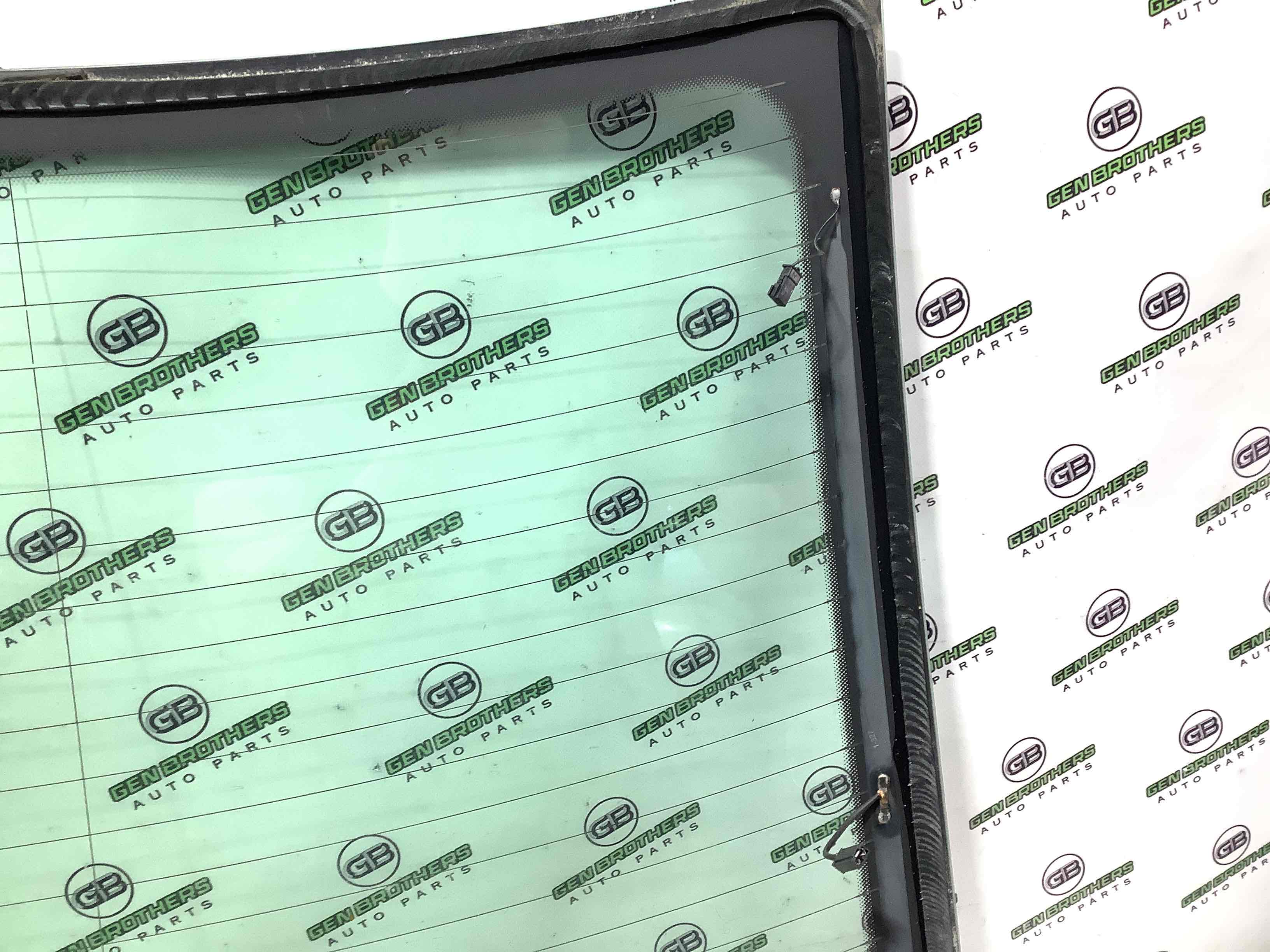 Скло заднє, скло кришки багажника