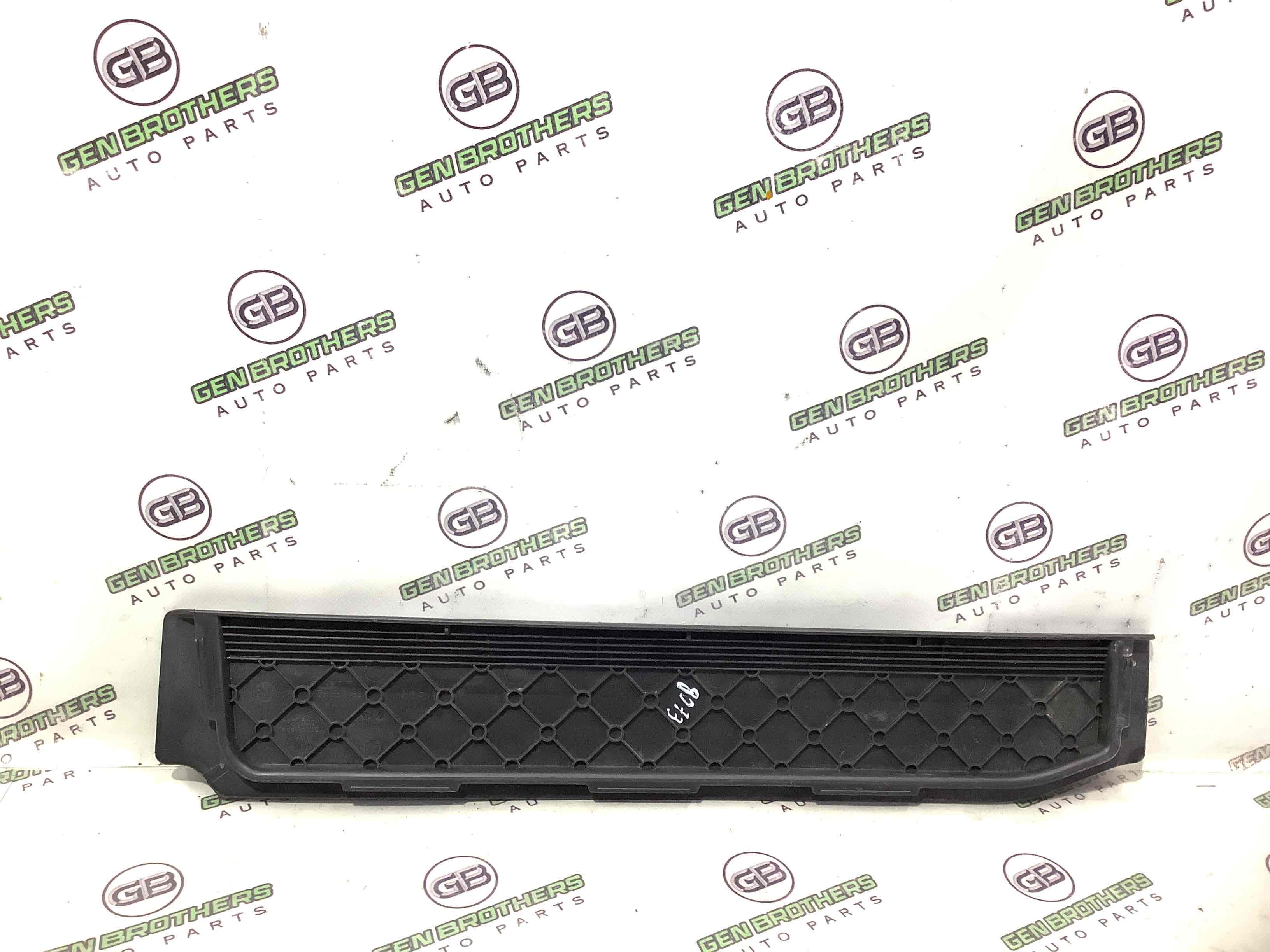 Елементи оздоблення багажника