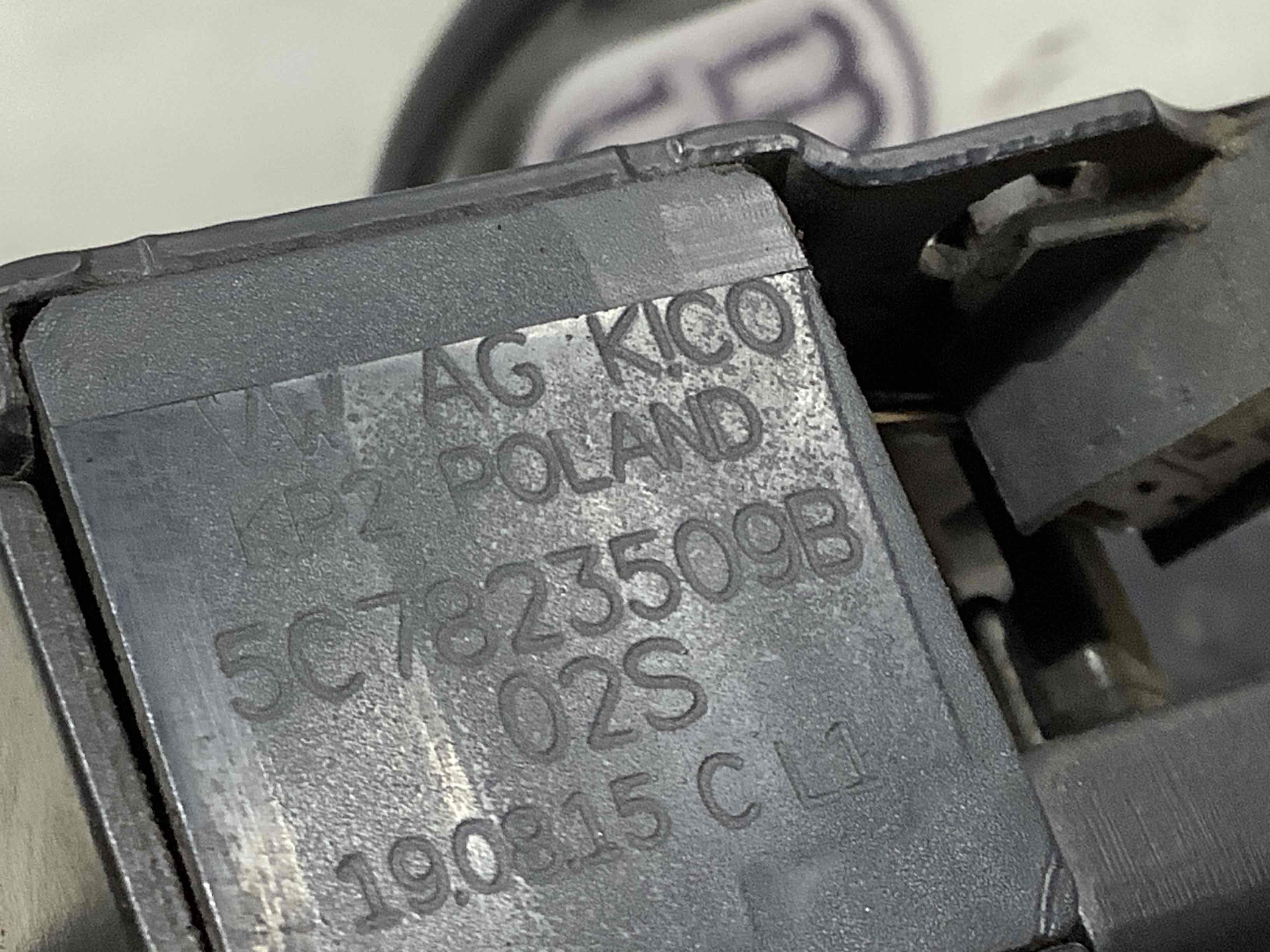 Замок капота, трос капота