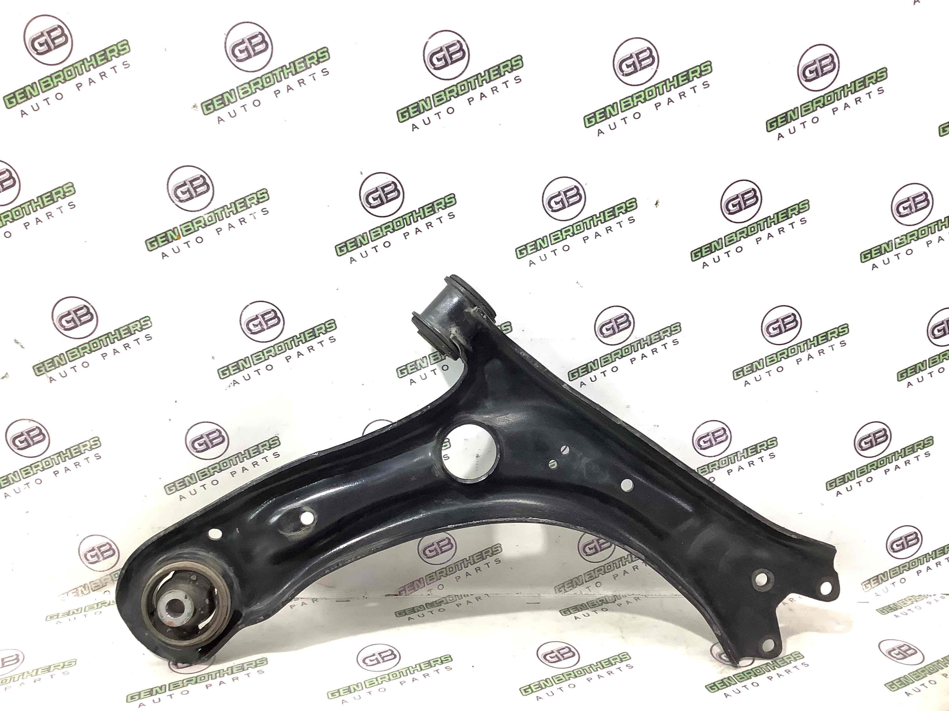 Важіль передній лівий