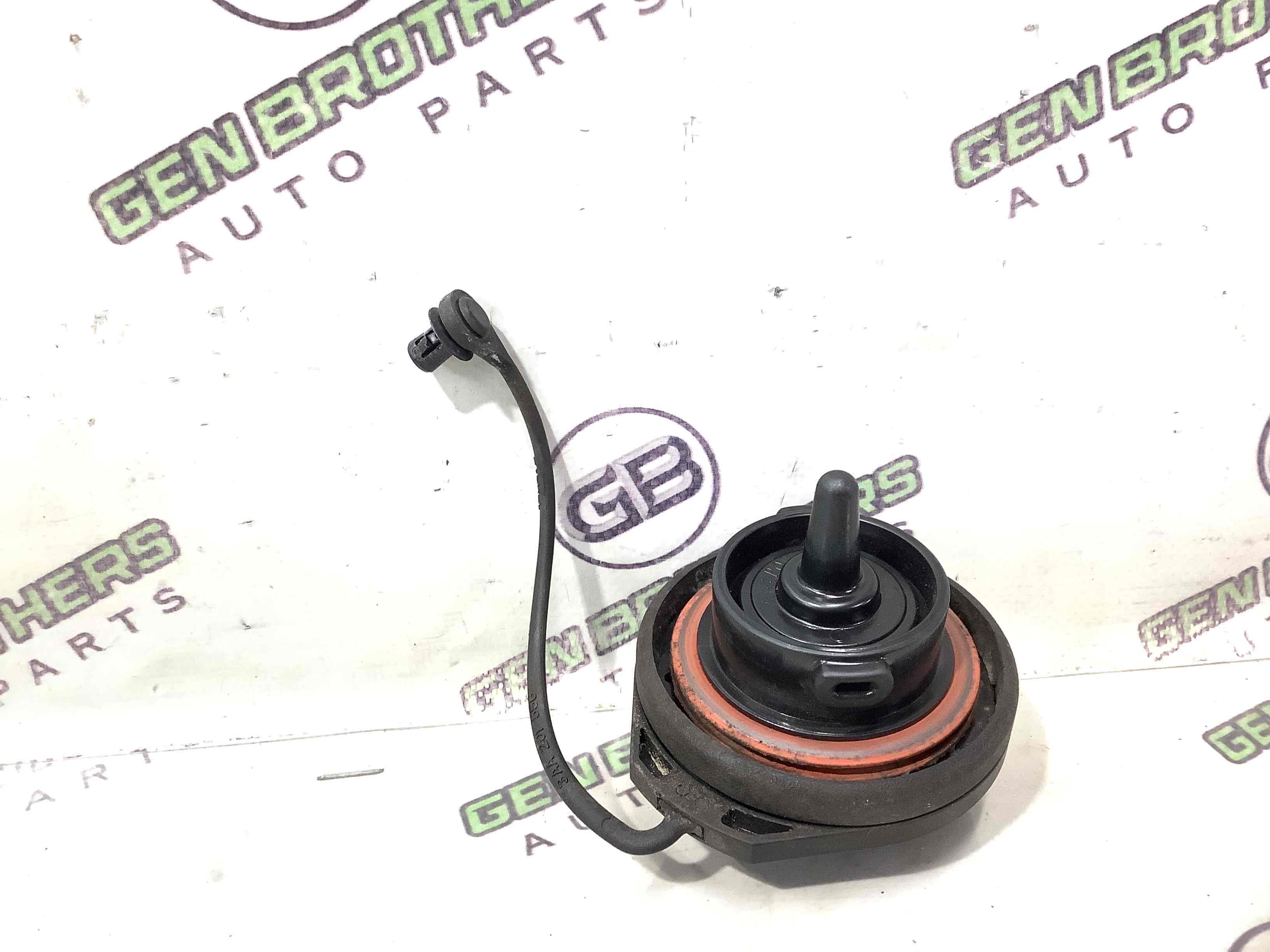 Корок бака, кришка заливної горловини, дотяжка