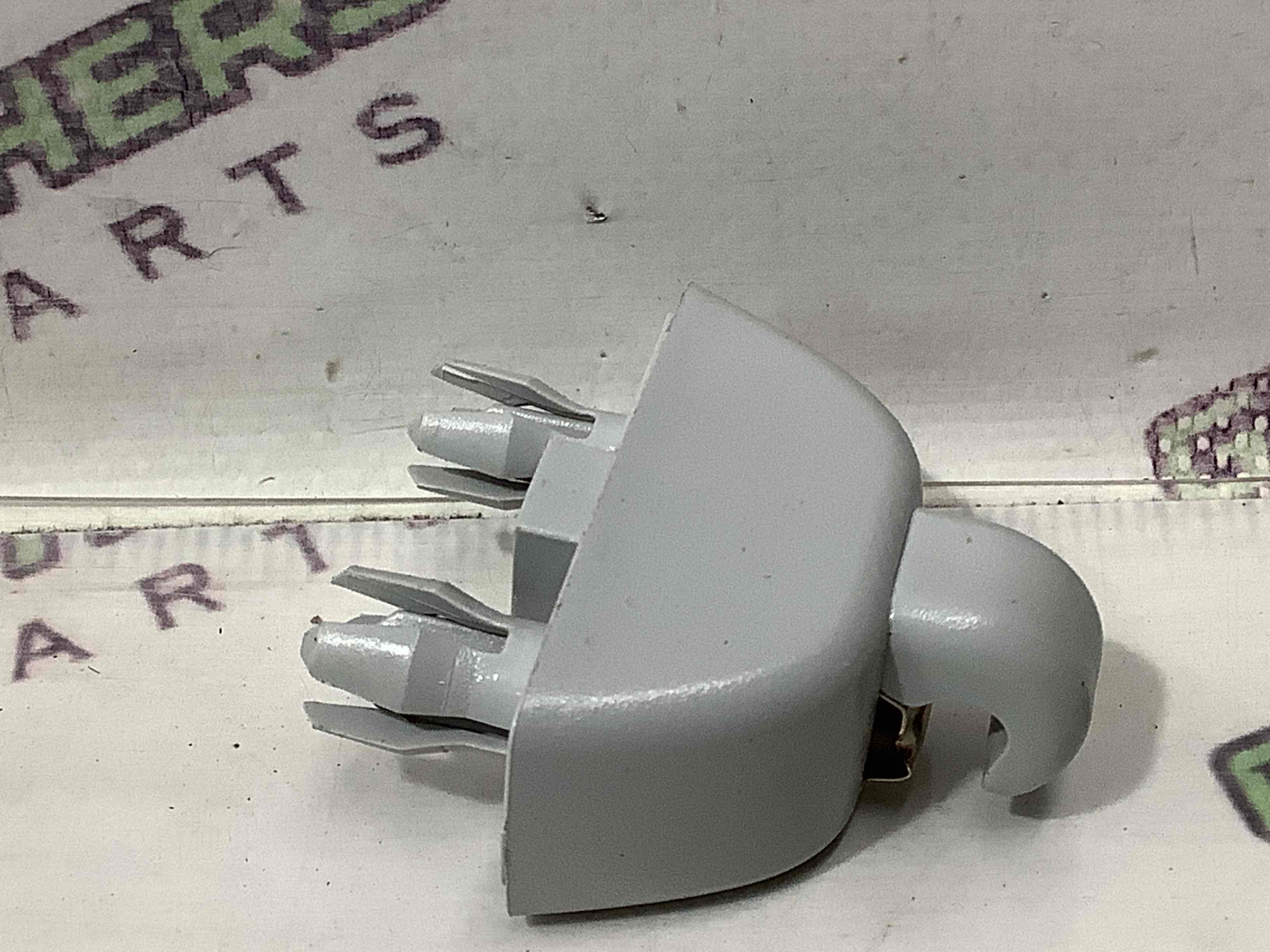 Козирок сонцезахисний