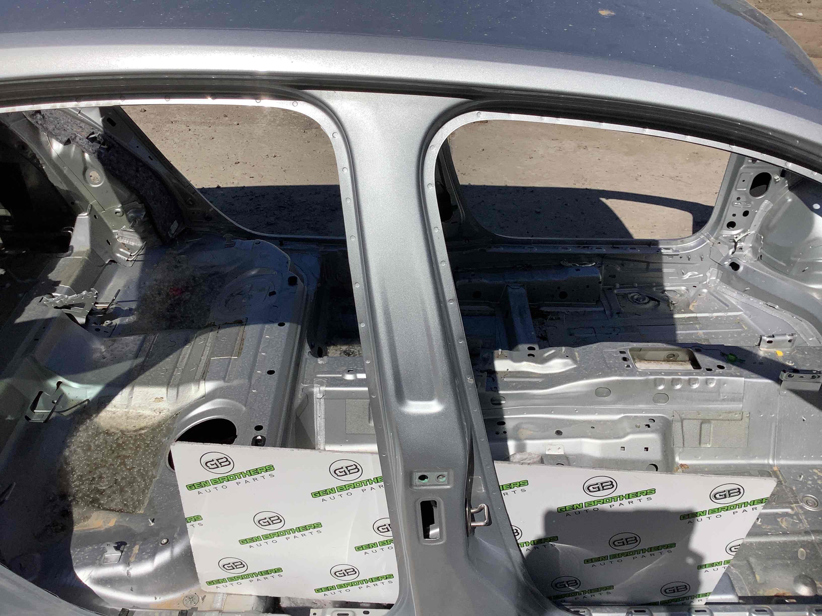 Стійки кузова та пороги