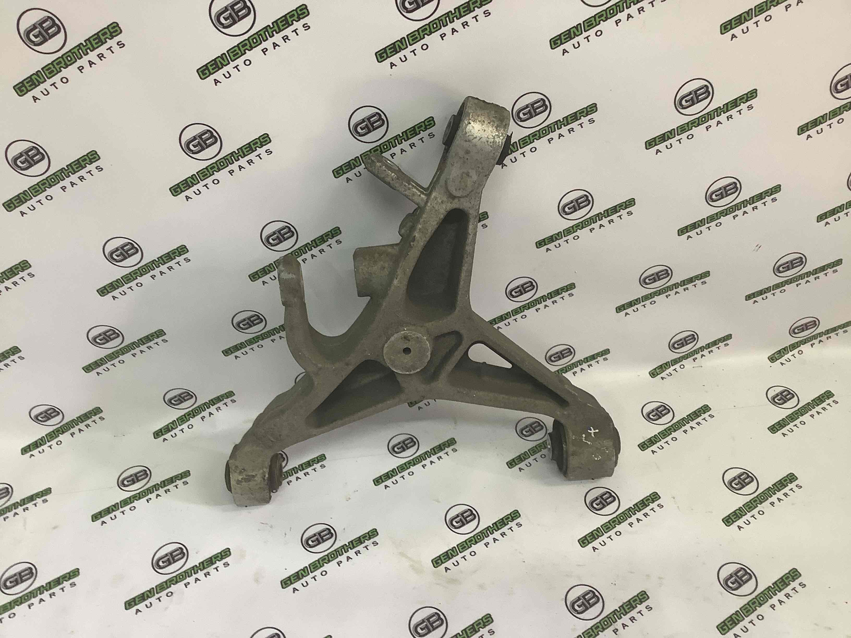 Важіль задній правий